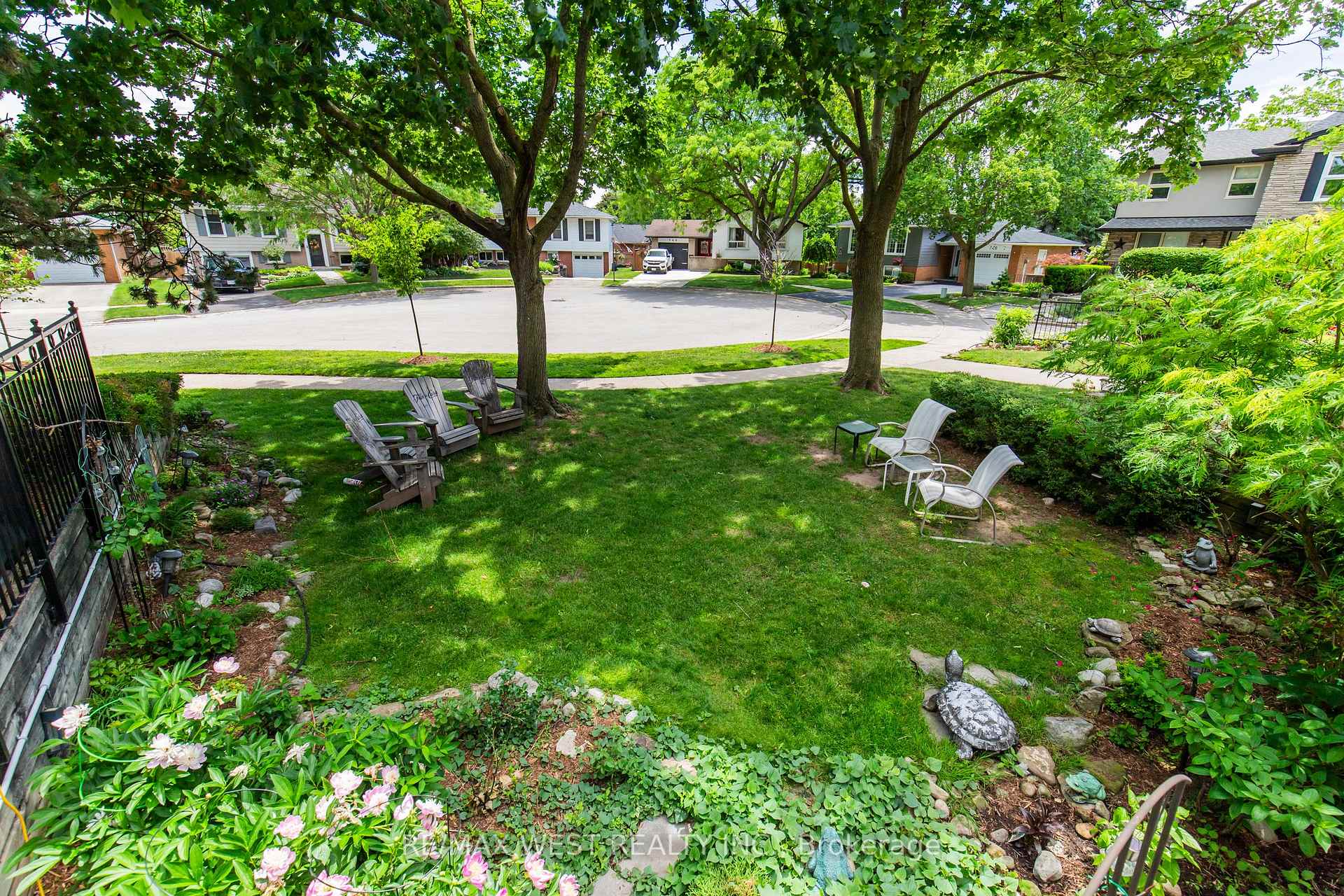 Photo 21 of 823 Hyde Road, Burlington, Brant — HOMEH