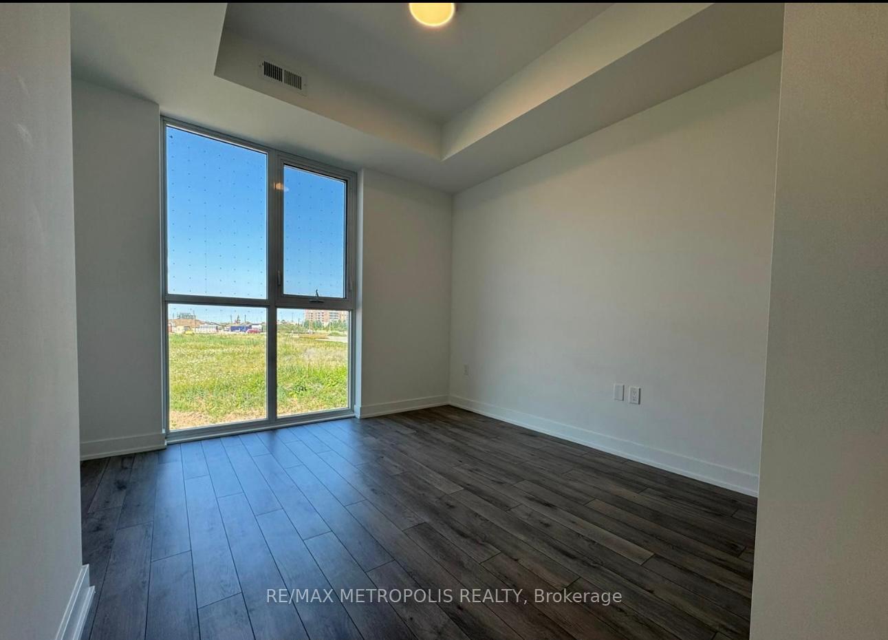 Photo 10 of Unit 237, 1005 Dundas Street E, Oakville, Joshua Meadows — HOMEH