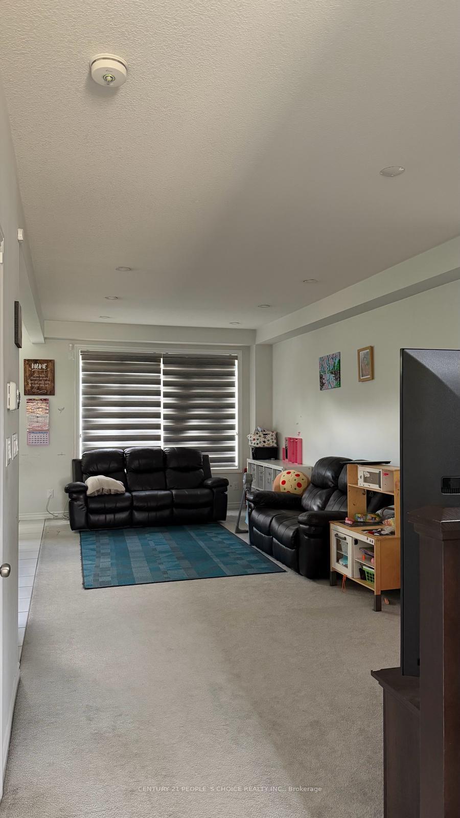 Photo 2 of 6 Gleason Crescent, Kitchener, Westmount - Kitchener — HOMEH