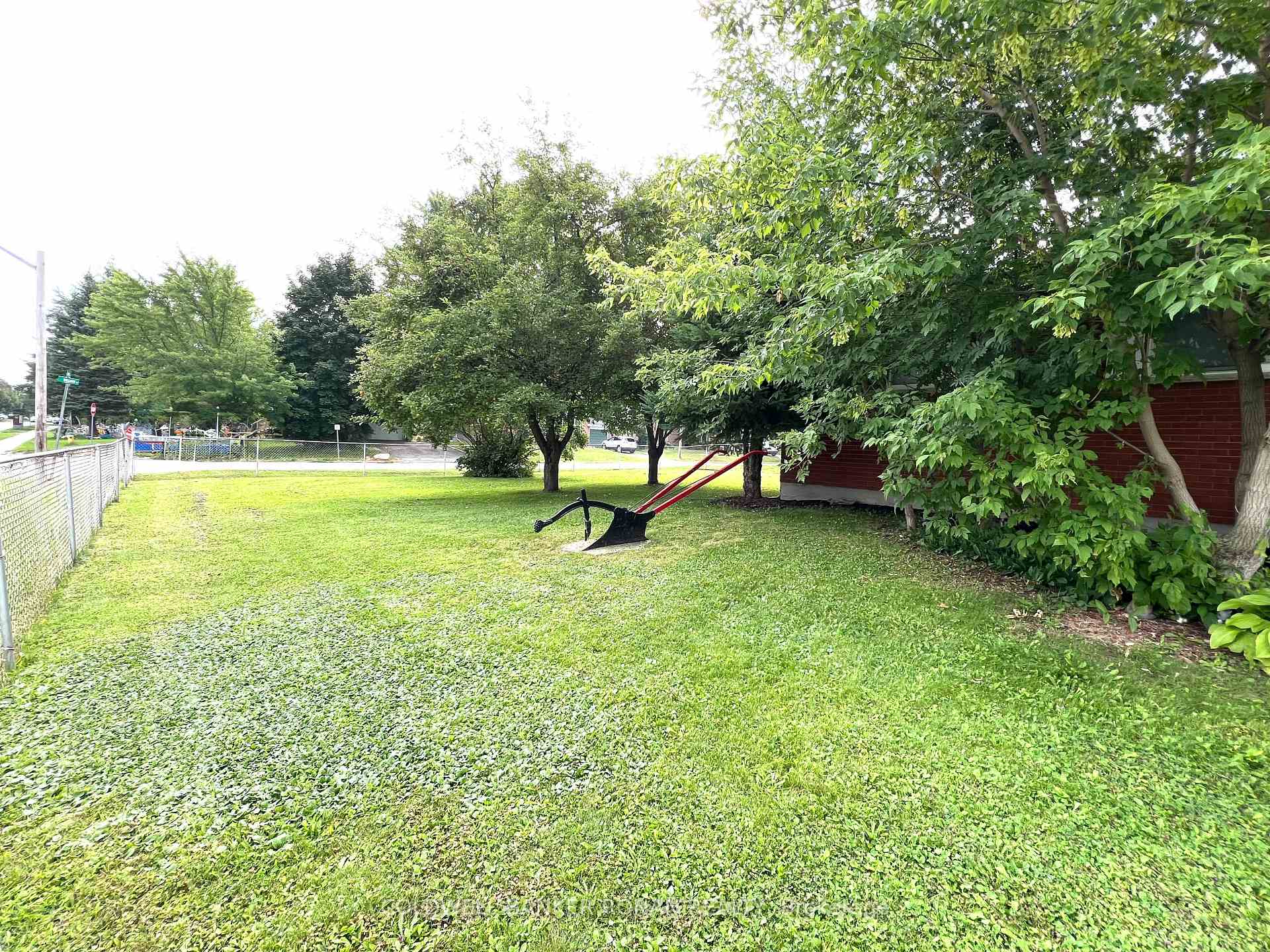 Photo 3 of 5 Oak Street, New Tecumseth, Alliston — HOMEH