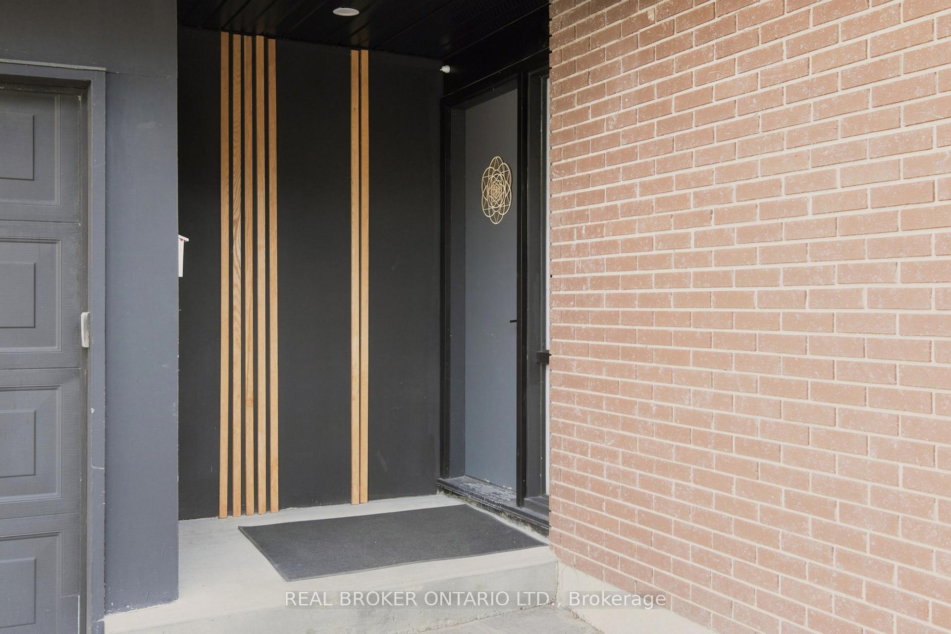 Photo 12 of 2021 Woodglen Crescent, Ottawa, Beacon Hill North — HOMEH