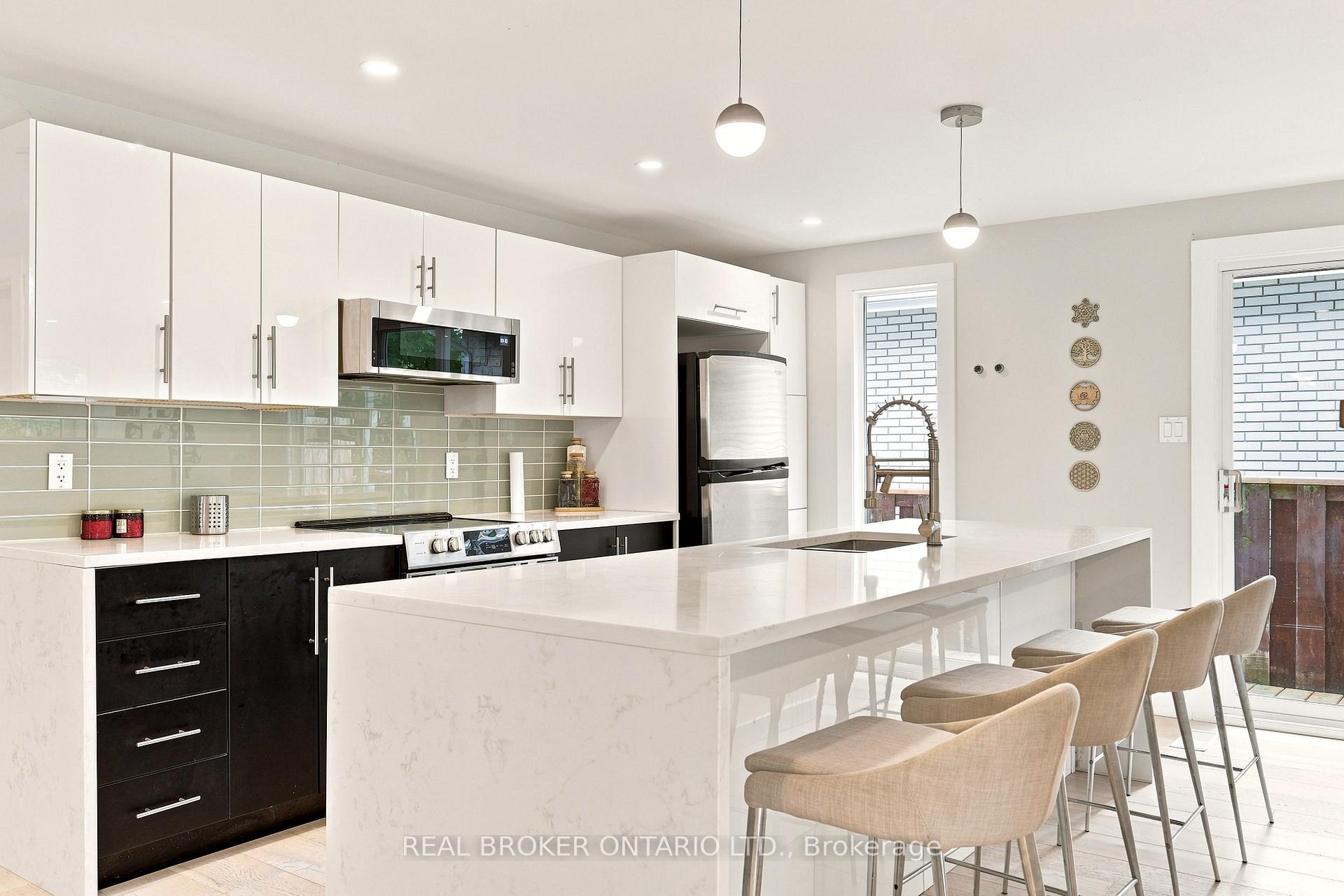 Photo 18 of 2021 Woodglen Crescent, Ottawa, Beacon Hill North — HOMEH