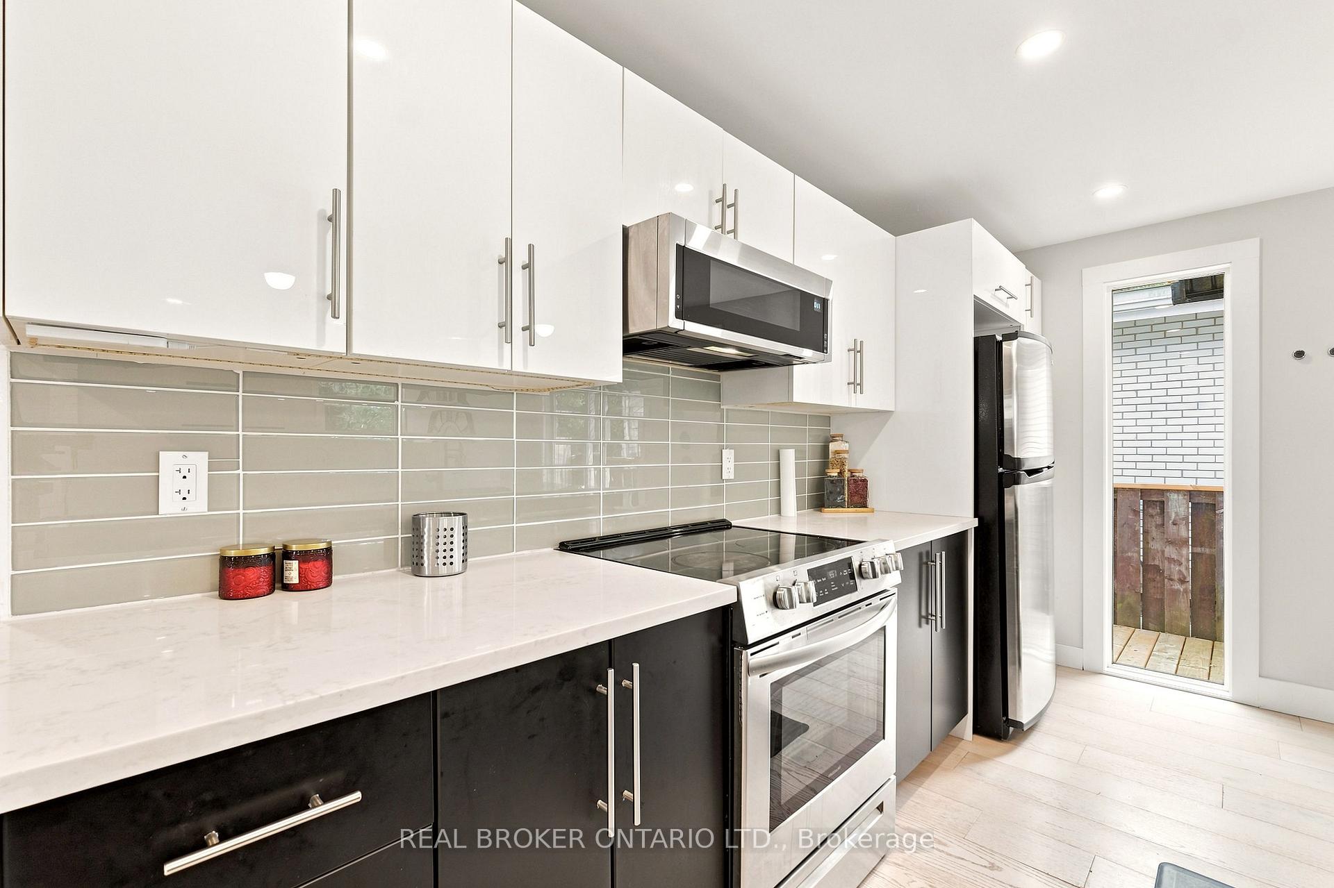 Photo 20 of 2021 Woodglen Crescent, Ottawa, Beacon Hill North — HOMEH