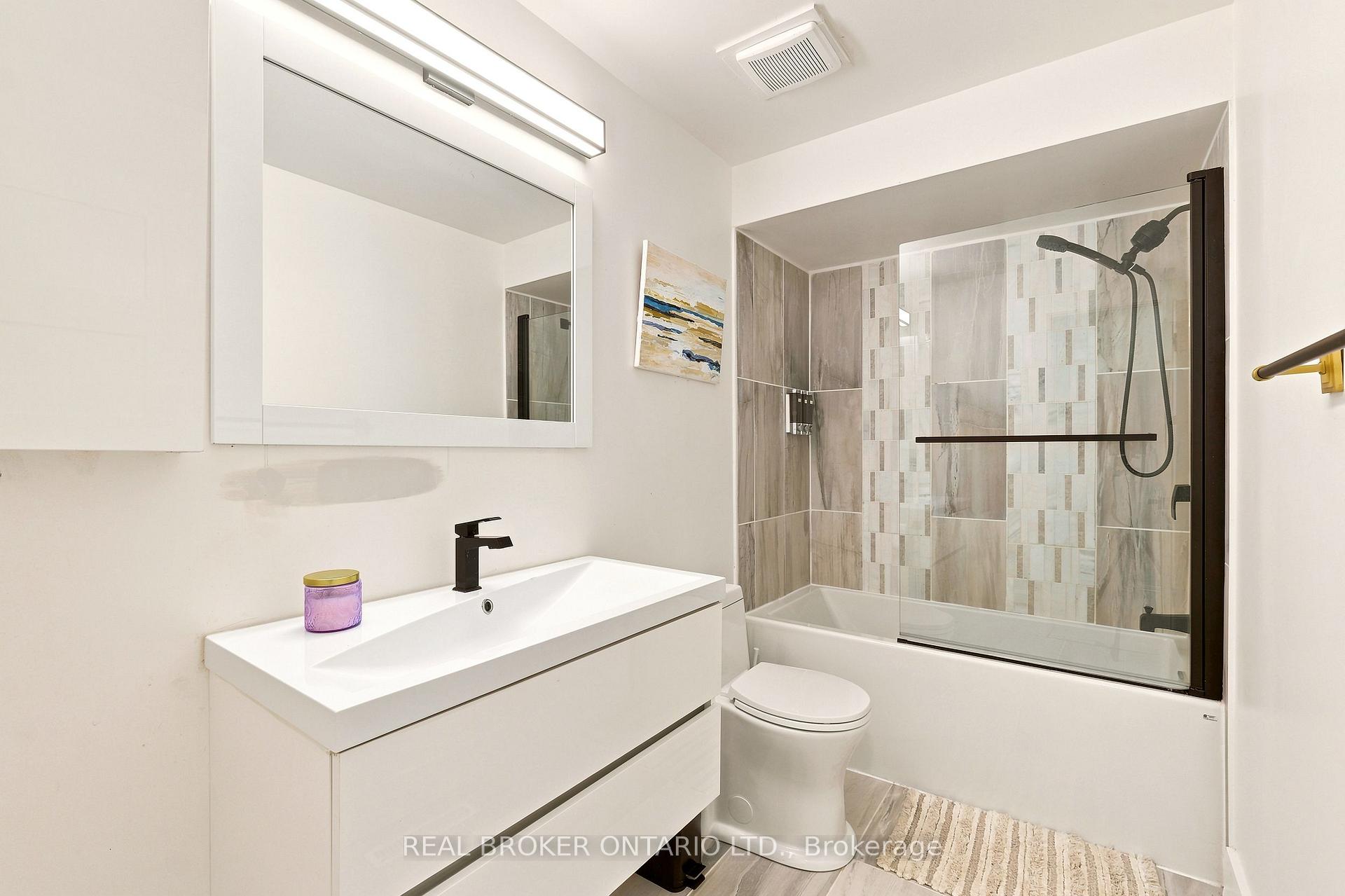 Photo 22 of 2021 Woodglen Crescent, Ottawa, Beacon Hill North — HOMEH