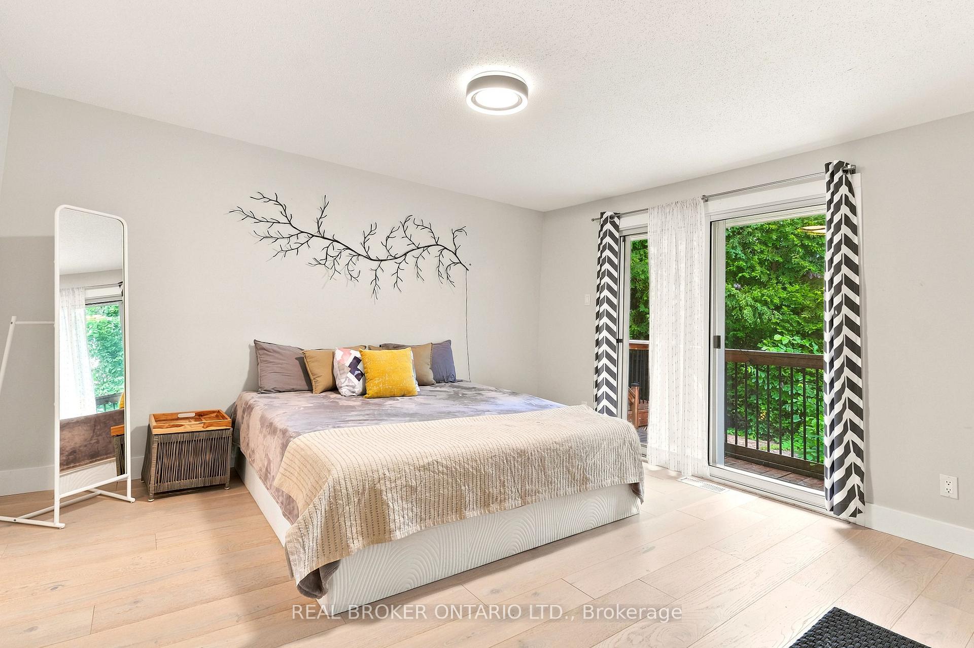 Photo 25 of 2021 Woodglen Crescent, Ottawa, Beacon Hill North — HOMEH