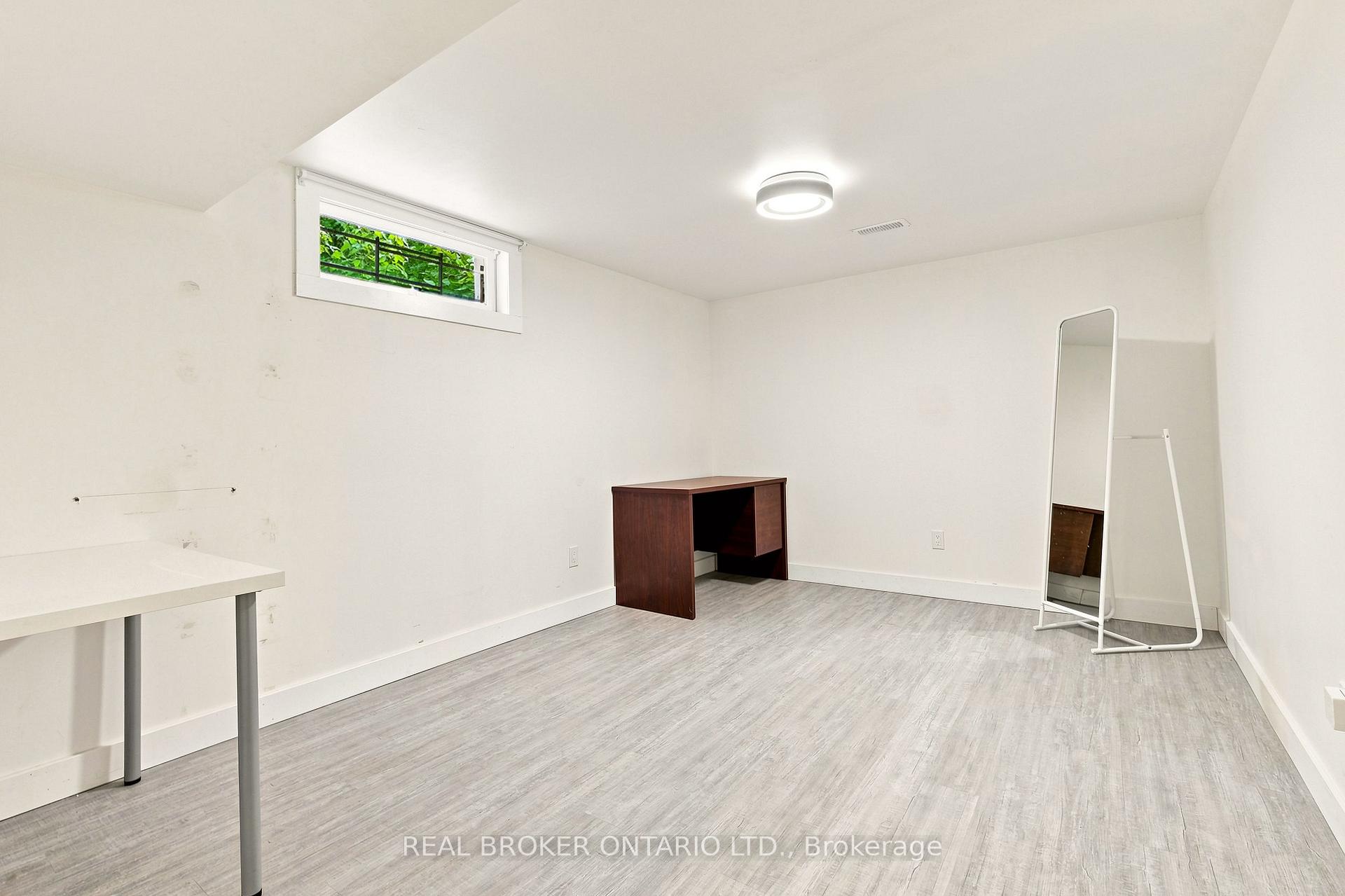 Photo 29 of 2021 Woodglen Crescent, Ottawa, Beacon Hill North — HOMEH