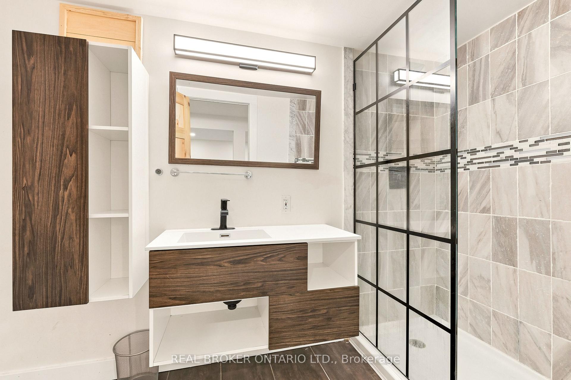Photo 32 of 2021 Woodglen Crescent, Ottawa, Beacon Hill North — HOMEH