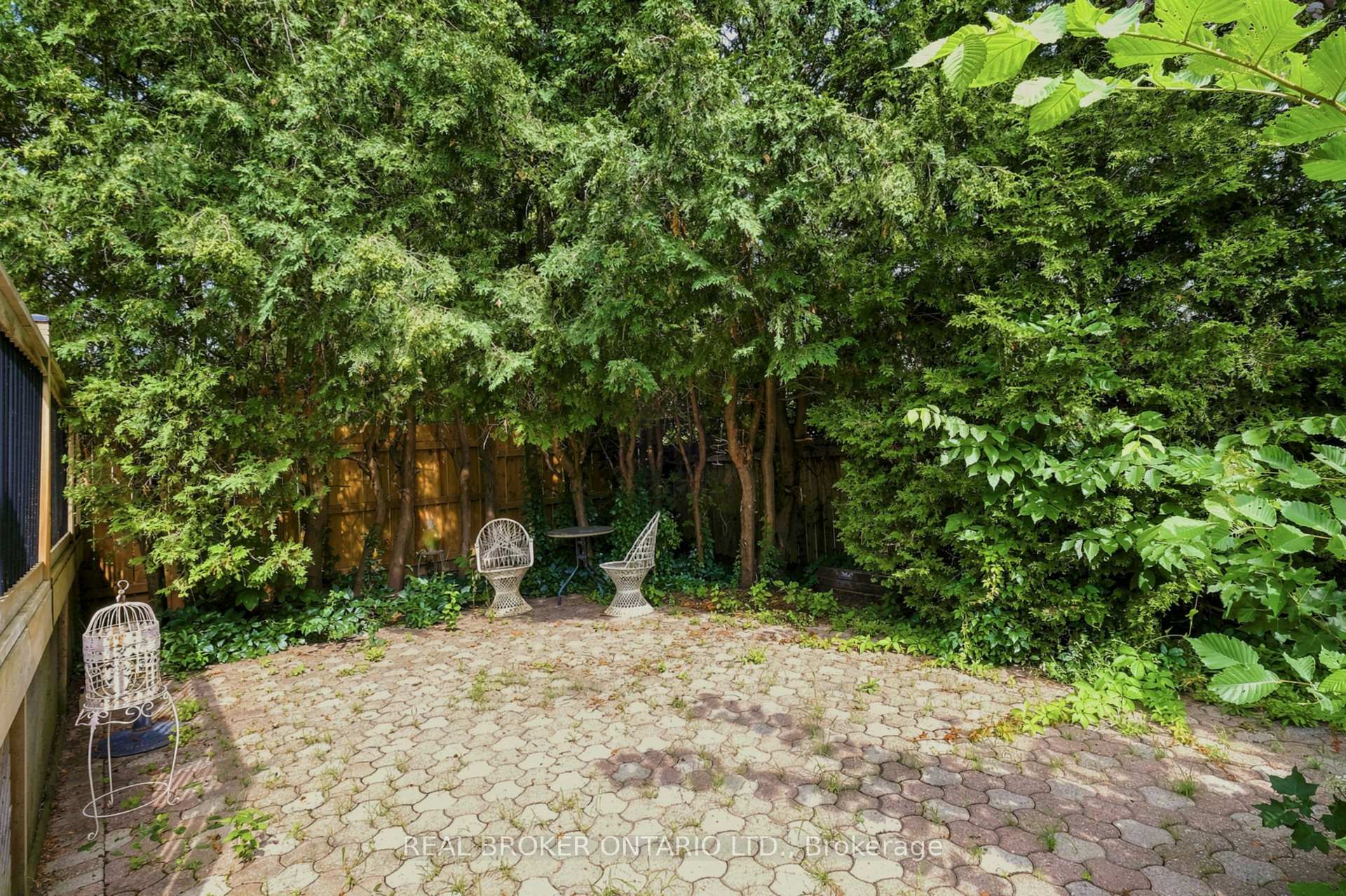 Photo 34 of 2021 Woodglen Crescent, Ottawa, Beacon Hill North — HOMEH
