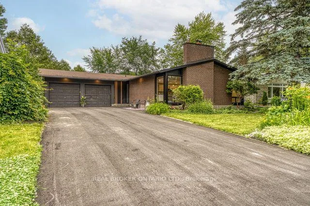 Photo 3 of 2021 Woodglen Crescent, Ottawa, Beacon Hill North — HOMEH