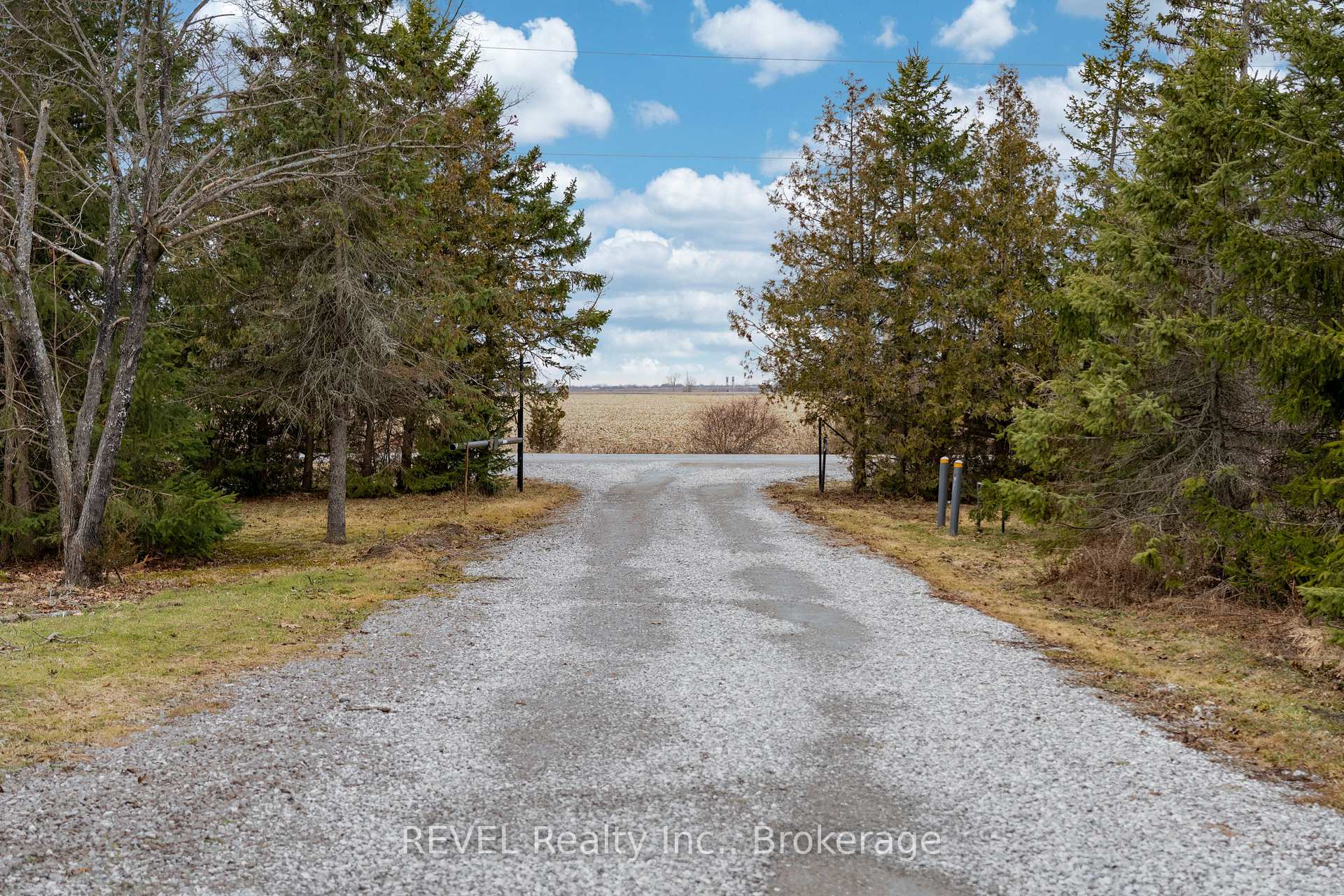 Photo 6 of 3901 White Road, Port Colborne, Bethel — HOMEH