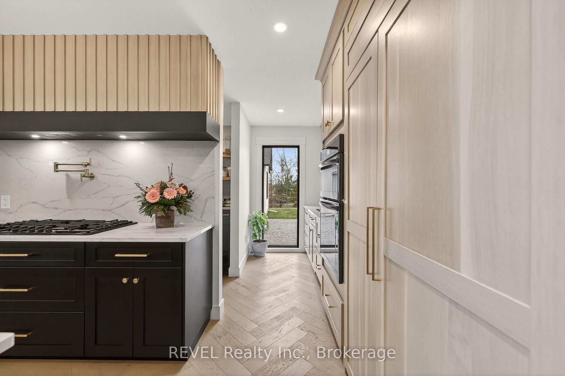 Photo 12 of 3901 White Road, Port Colborne, Bethel — HOMEH