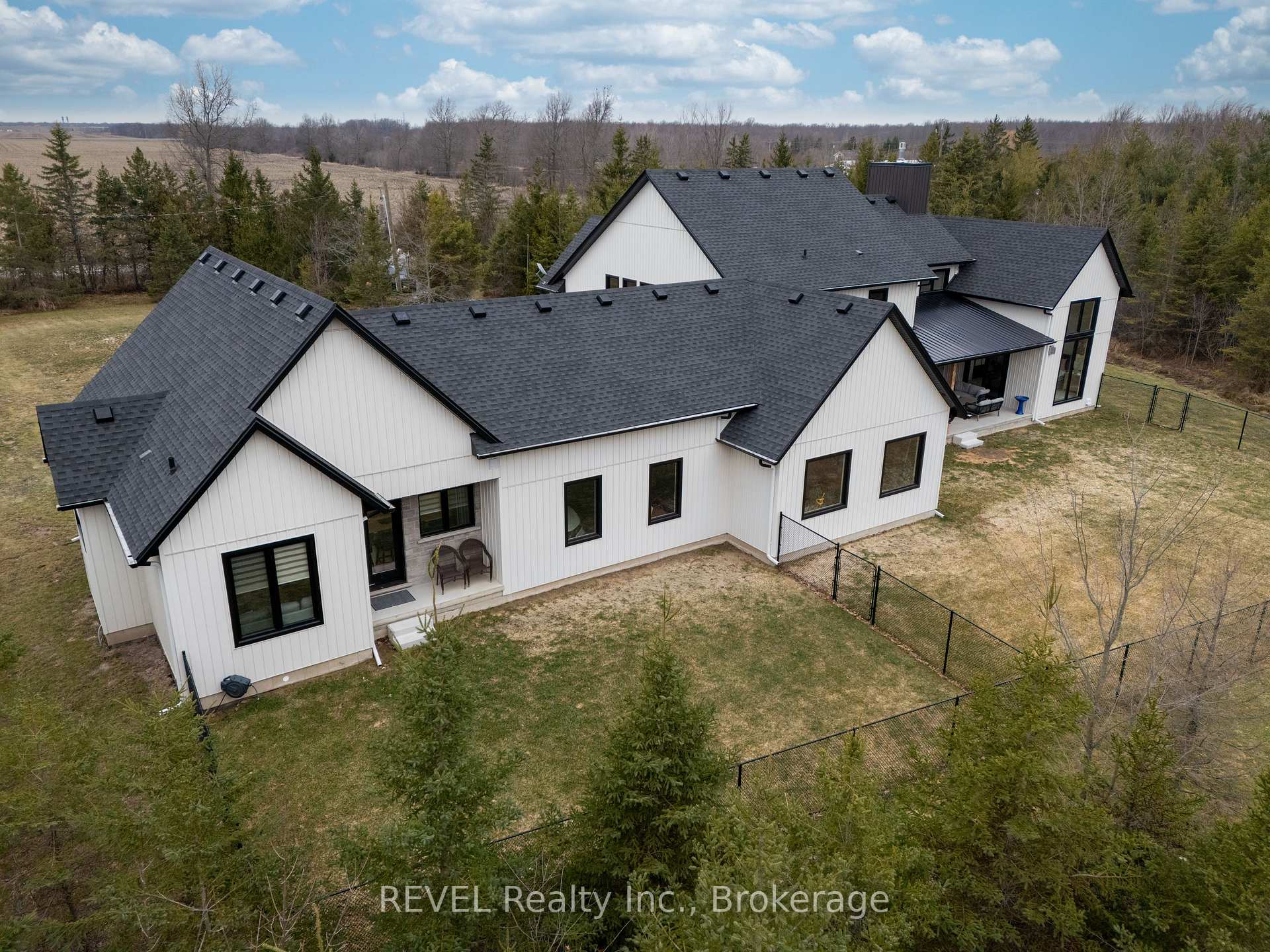 Photo 49 of 3901 White Road, Port Colborne, Bethel — HOMEH