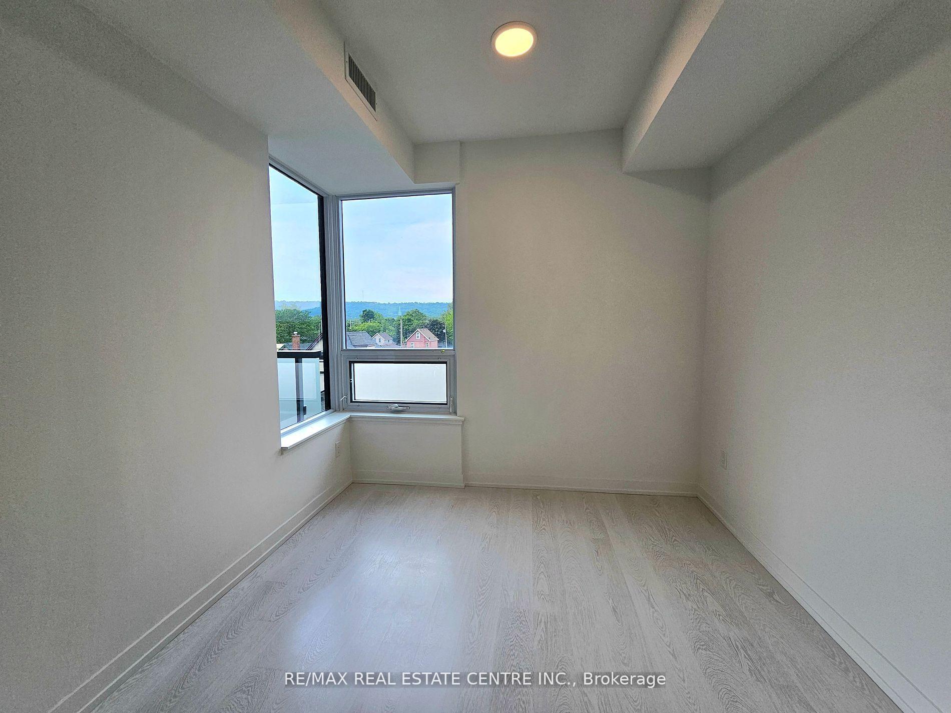 Photo 11 of Unit 401, 415 Main Street W, Hamilton, Kirkendall — HOMEH
