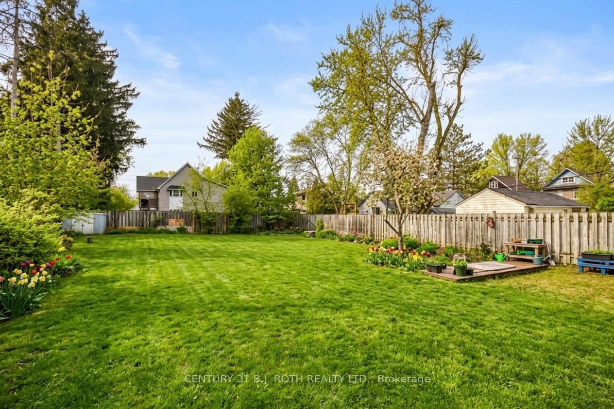 Photo 2 of 44 Sanford Street, Barrie, Sanford — HOMEH