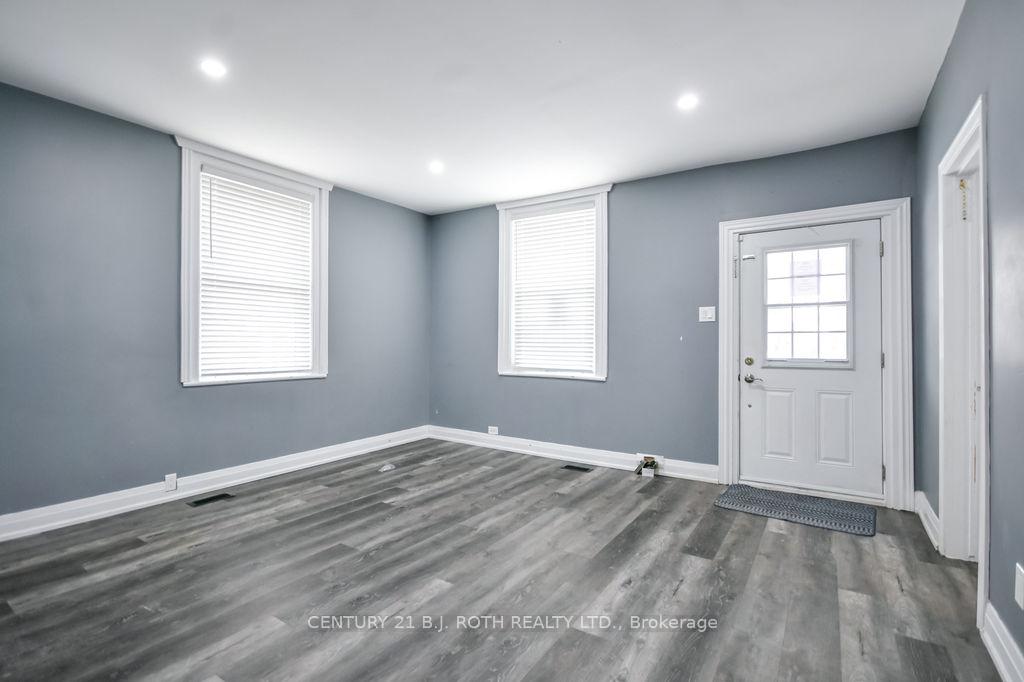 Photo 5 of 44 Sanford Street, Barrie, Sanford — HOMEH