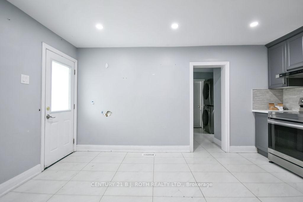 Photo 6 of 44 Sanford Street, Barrie, Sanford — HOMEH
