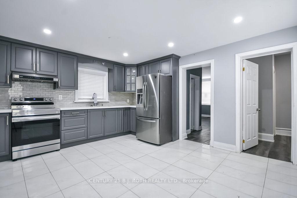 Photo 8 of 44 Sanford Street, Barrie, Sanford — HOMEH