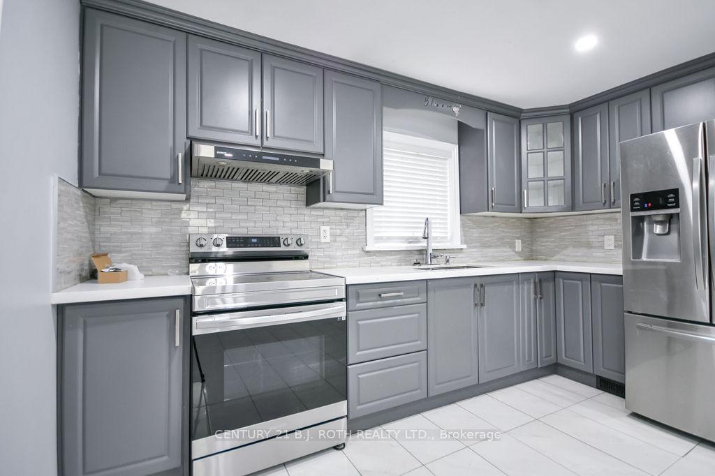 Photo 9 of 44 Sanford Street, Barrie, Sanford — HOMEH