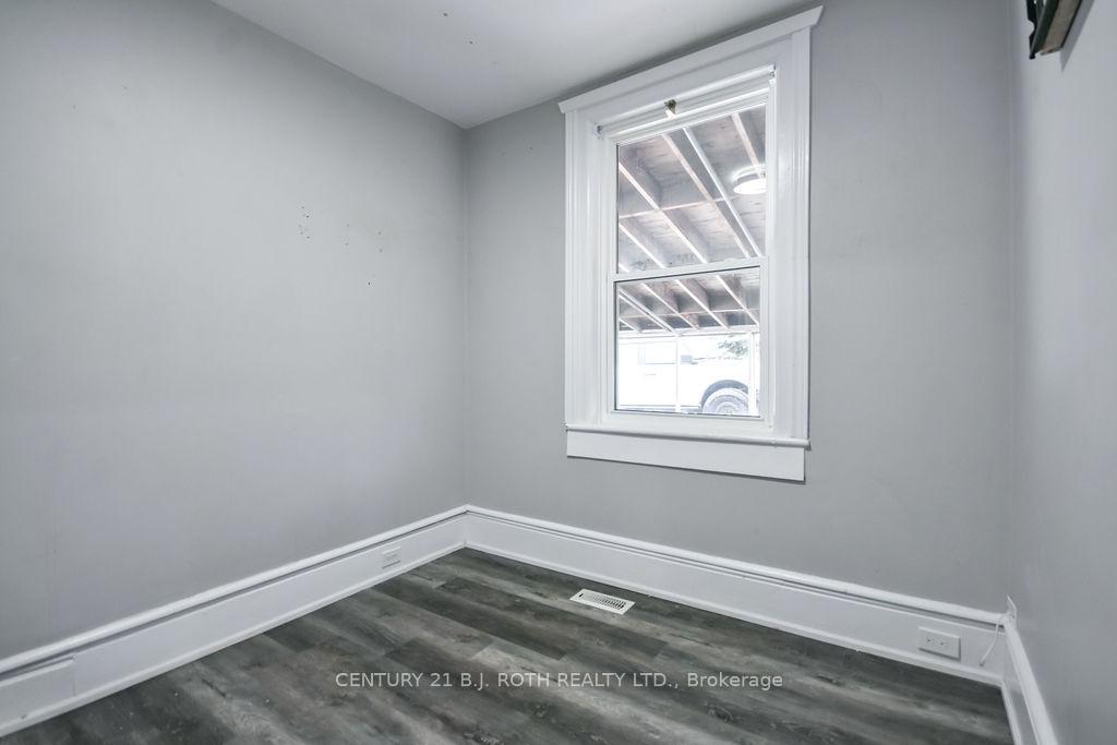 Photo 17 of 44 Sanford Street, Barrie, Sanford — HOMEH