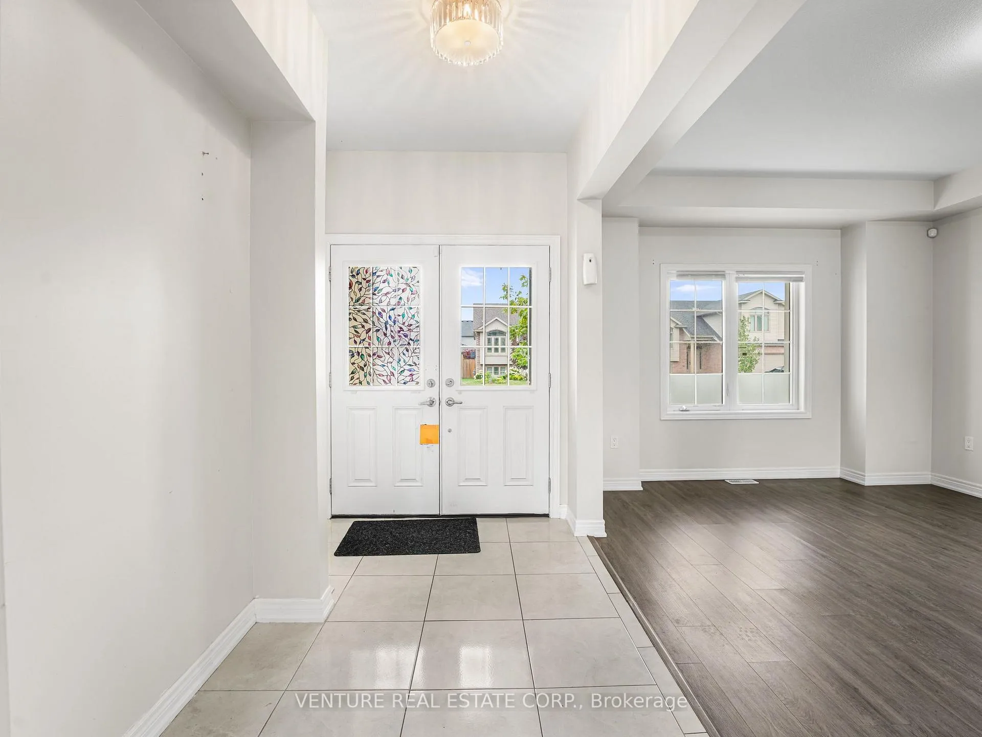 Photo 3 of 6371 Sam Iorfida Drive, Niagara Falls, Oldfield — HOMEH