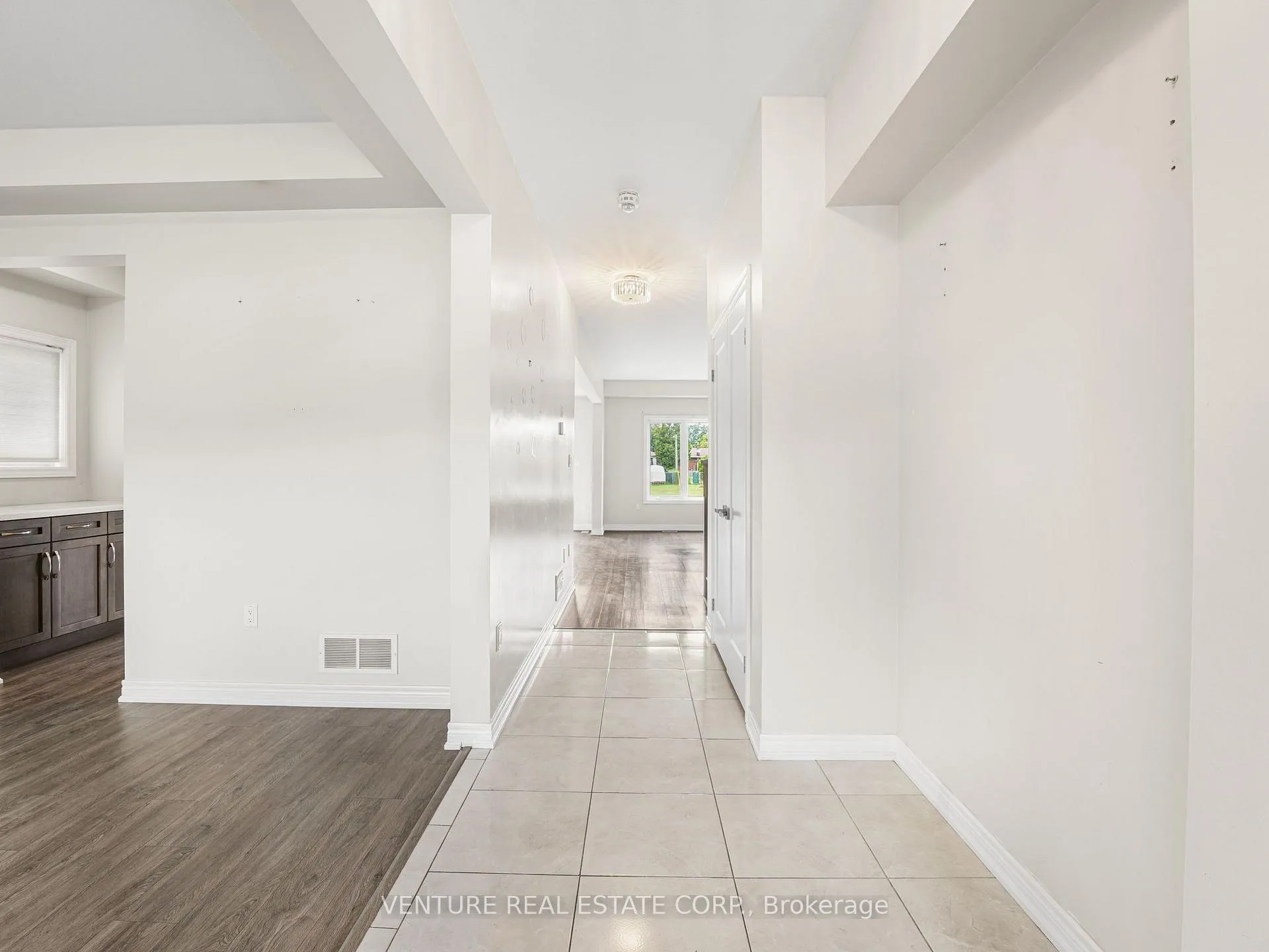 Photo 6 of 6371 Sam Iorfida Drive, Niagara Falls, Oldfield — HOMEH