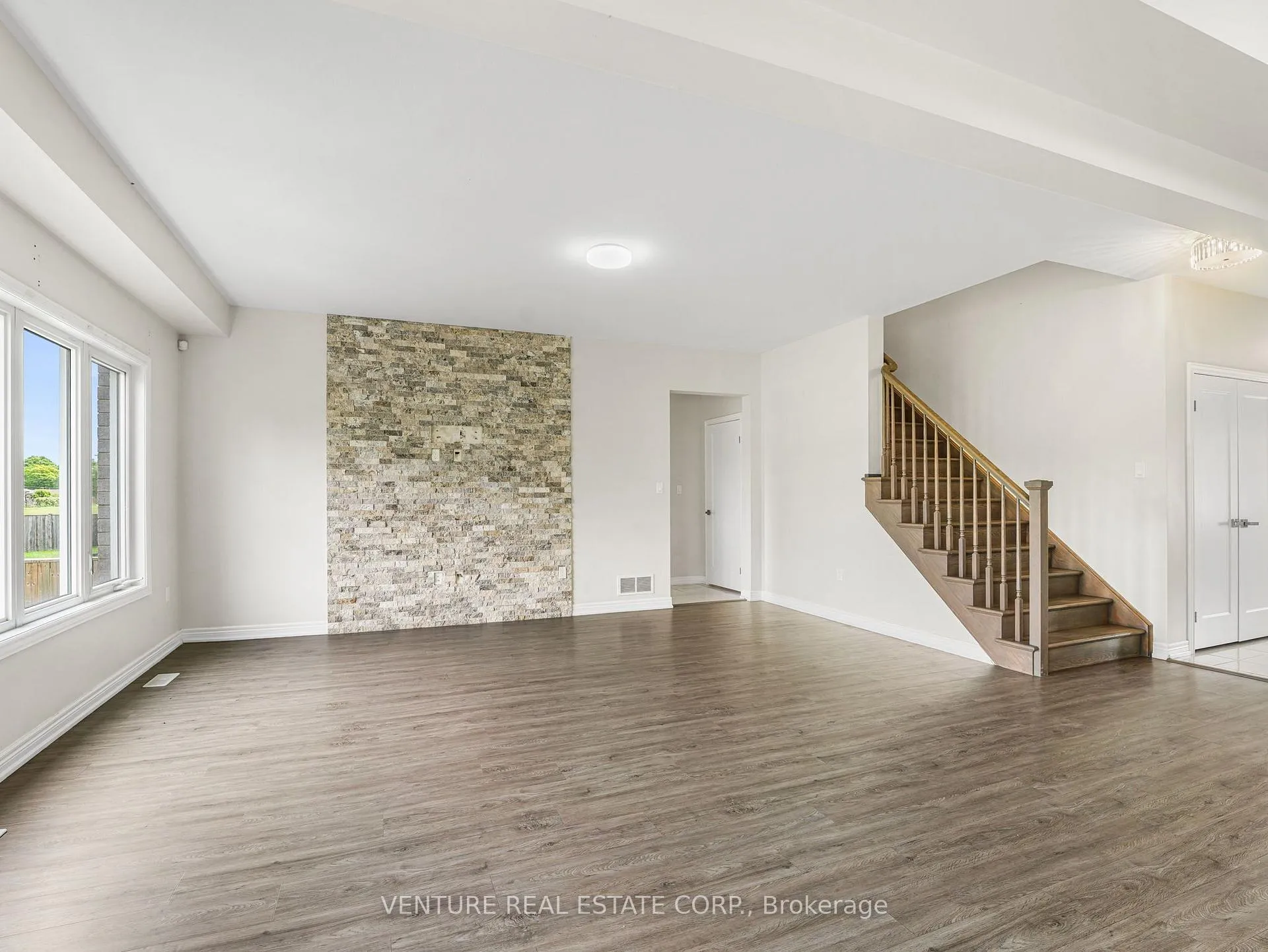 Photo 14 of 6371 Sam Iorfida Drive, Niagara Falls, Oldfield — HOMEH