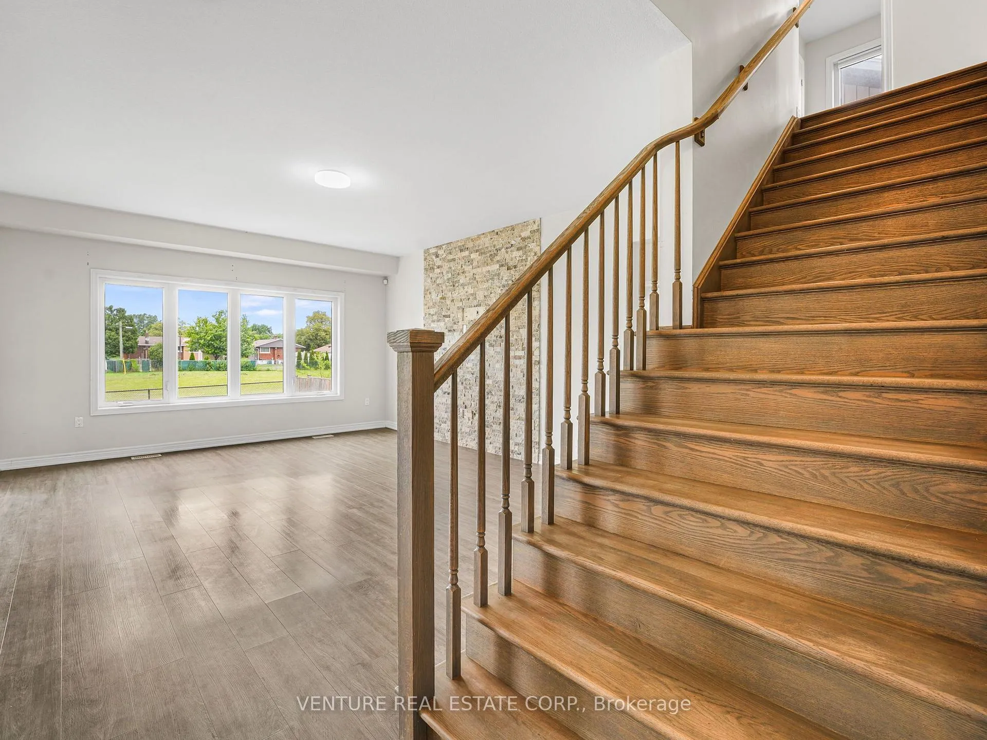 Photo 17 of 6371 Sam Iorfida Drive, Niagara Falls, Oldfield — HOMEH