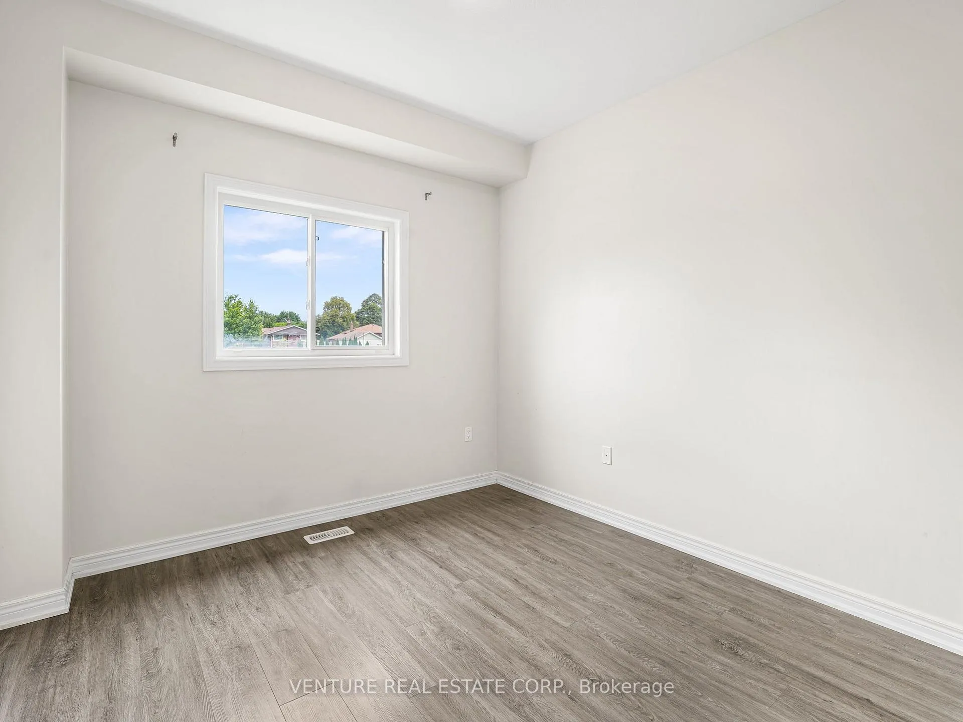 Photo 26 of 6371 Sam Iorfida Drive, Niagara Falls, Oldfield — HOMEH