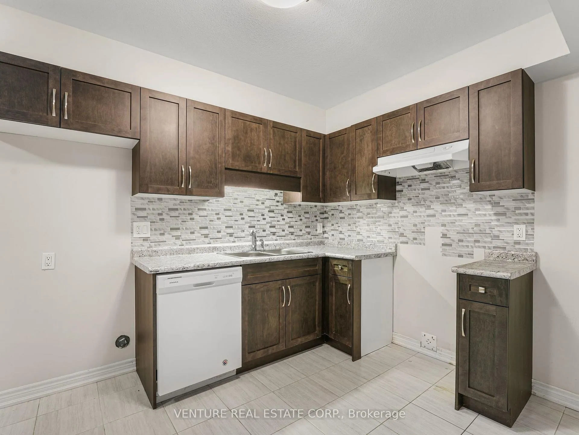 Photo 39 of 6371 Sam Iorfida Drive, Niagara Falls, Oldfield — HOMEH