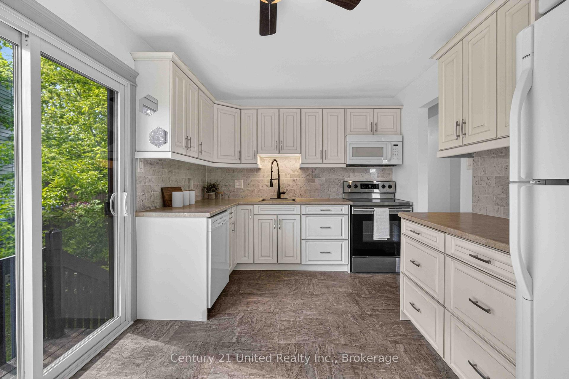 Photo 10 of 1255 Huntington Circle, Peterborough, Otonabee Ward 1 — HOMEH