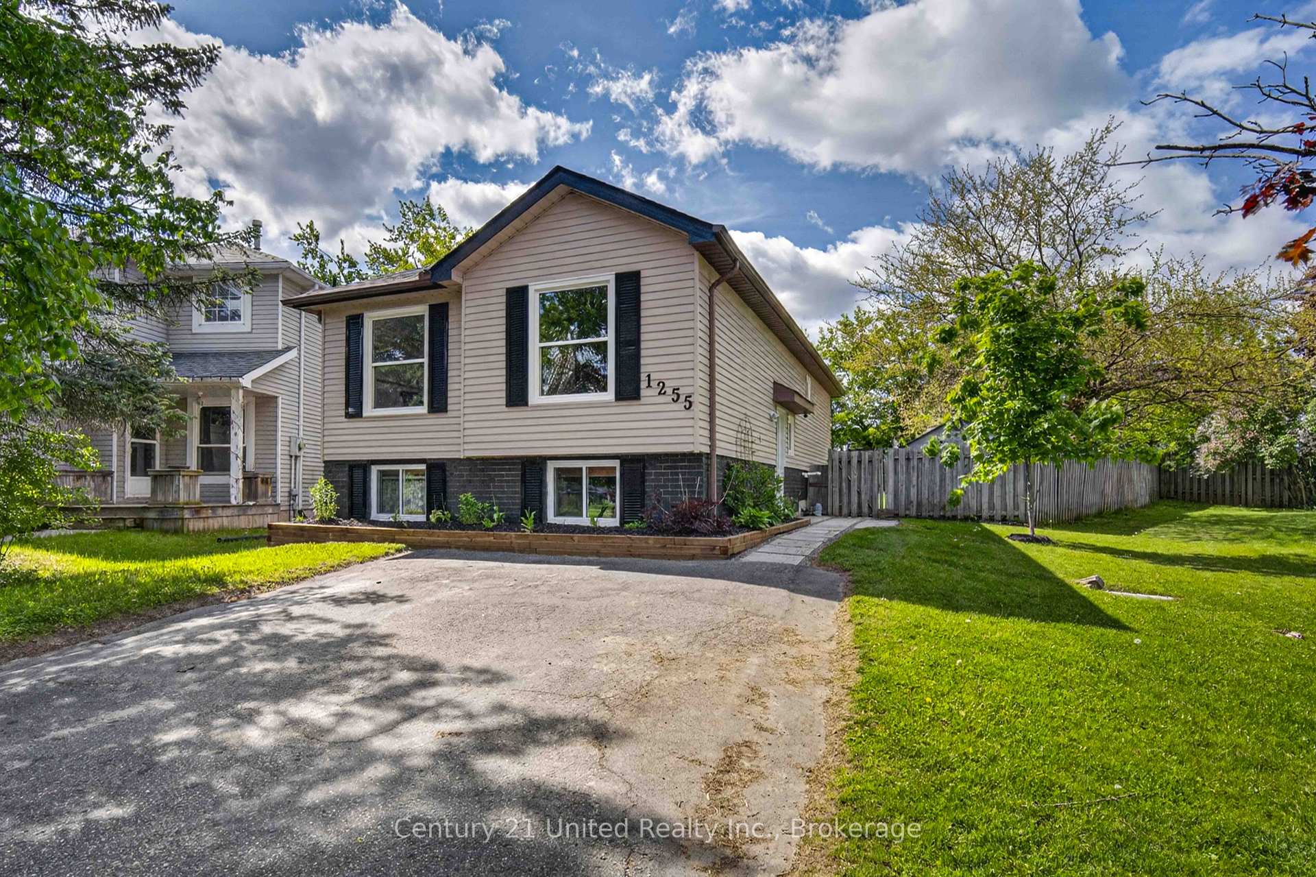 Photo 36 of 1255 Huntington Circle, Peterborough, Otonabee Ward 1 — HOMEH
