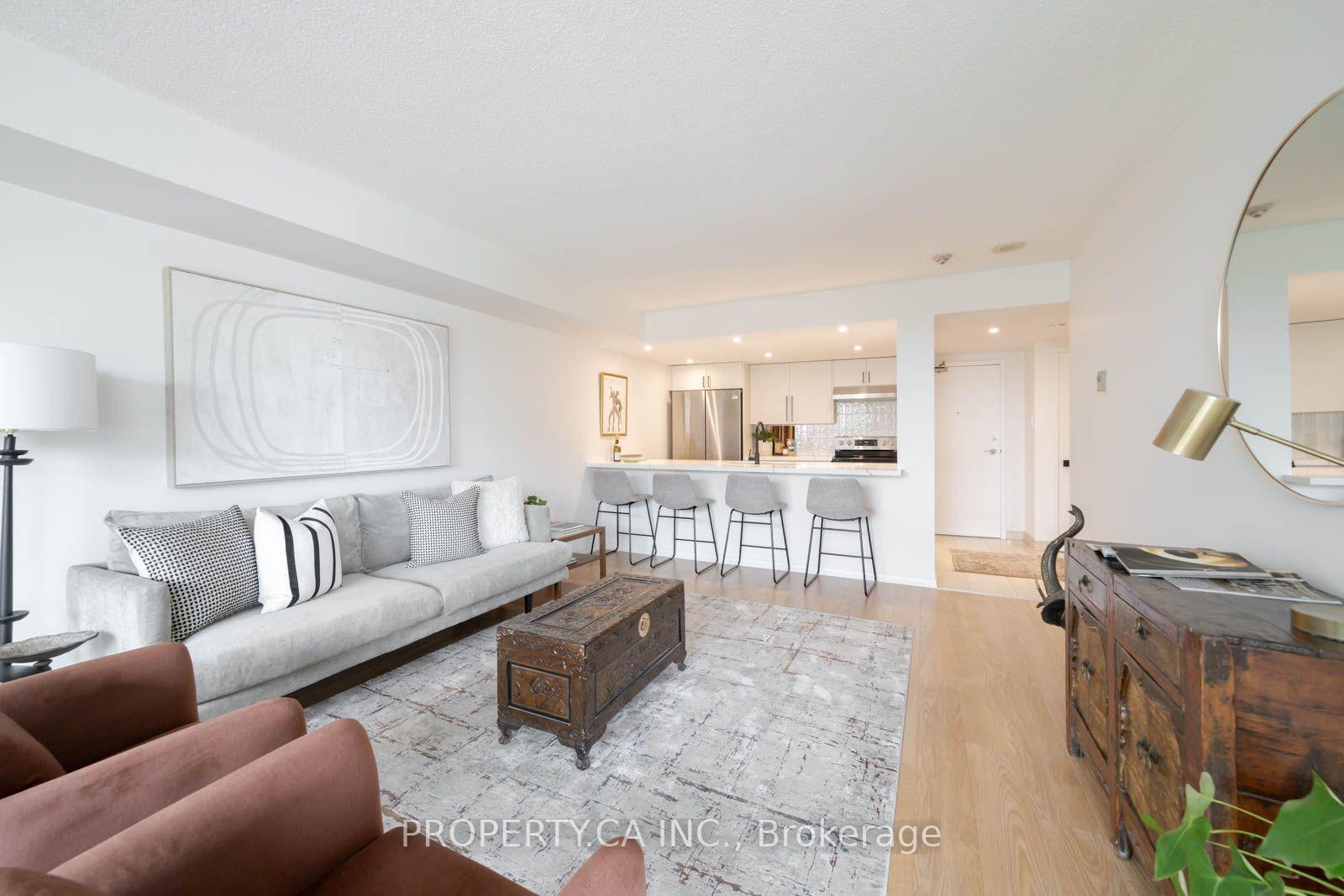Photo 2 of Unit 1111, 77 Harbour Square, Toronto, Waterfront Communities — HOMEH