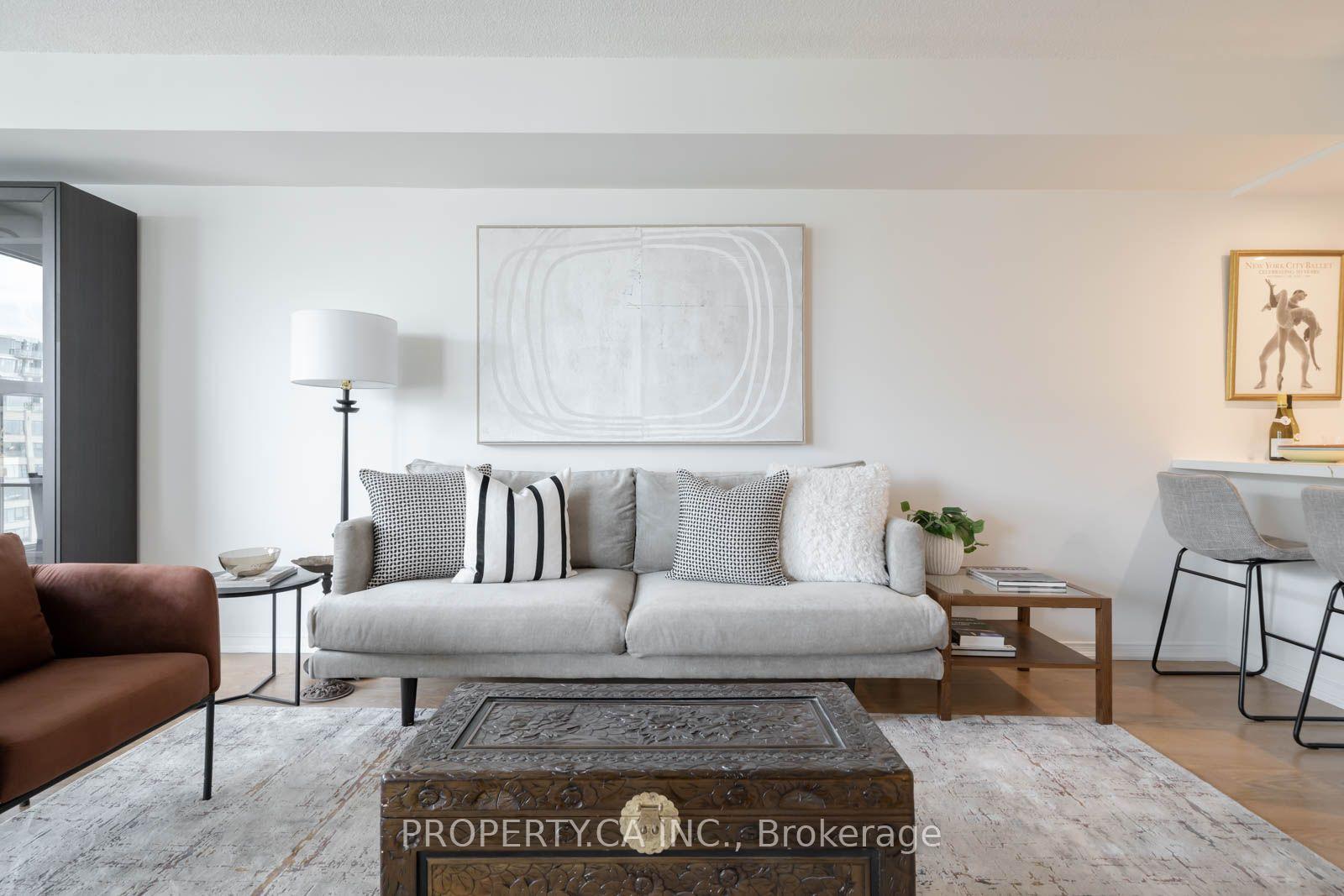 Photo 3 of Unit 1111, 77 Harbour Square, Toronto, Waterfront Communities — HOMEH