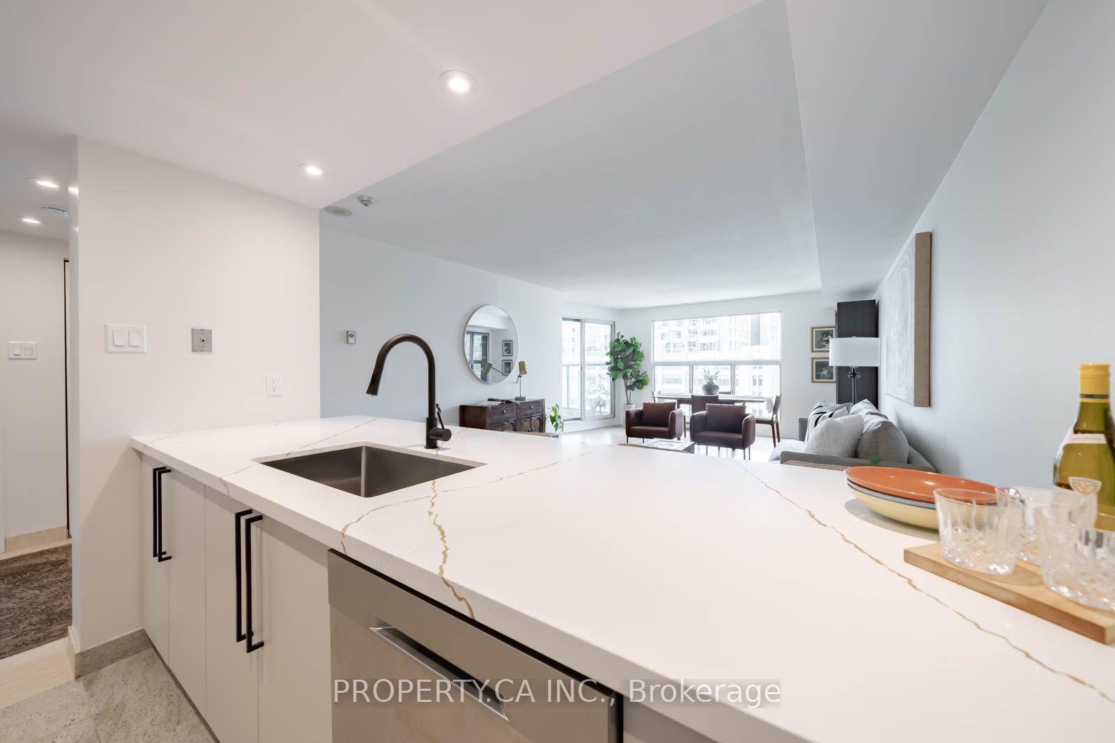 Photo 9 of Unit 1111, 77 Harbour Square, Toronto, Waterfront Communities — HOMEH