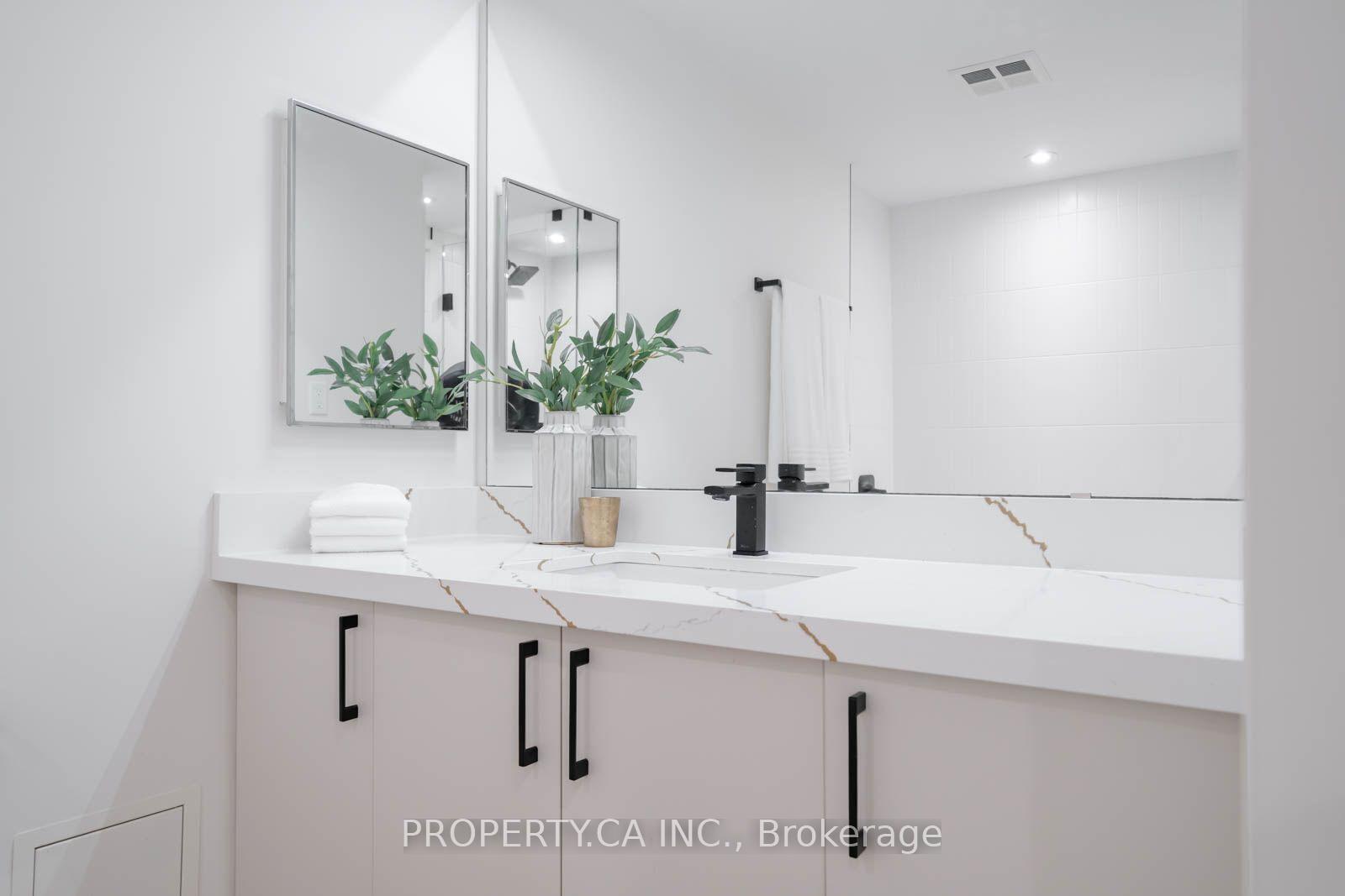 Photo 18 of Unit 1111, 77 Harbour Square, Toronto, Waterfront Communities — HOMEH