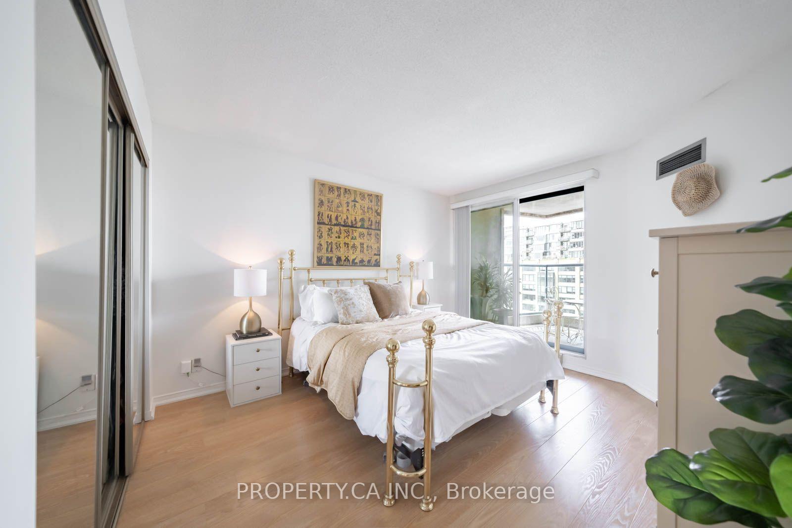 Photo 22 of Unit 1111, 77 Harbour Square, Toronto, Waterfront Communities — HOMEH