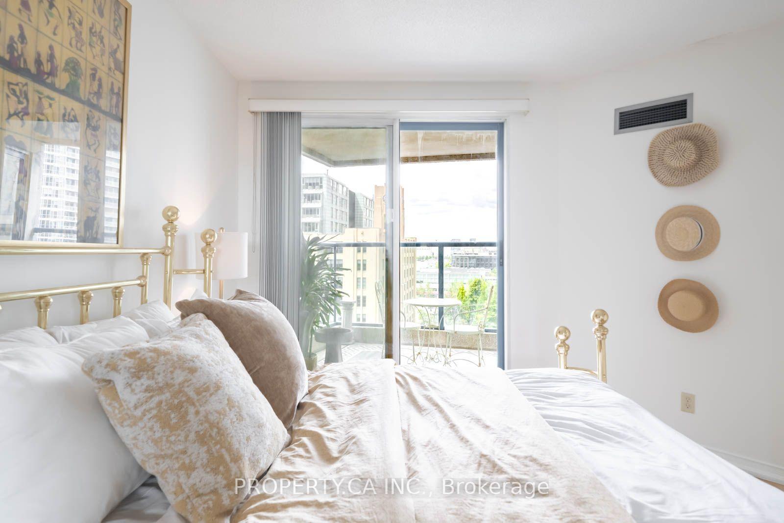 Photo 24 of Unit 1111, 77 Harbour Square, Toronto, Waterfront Communities — HOMEH