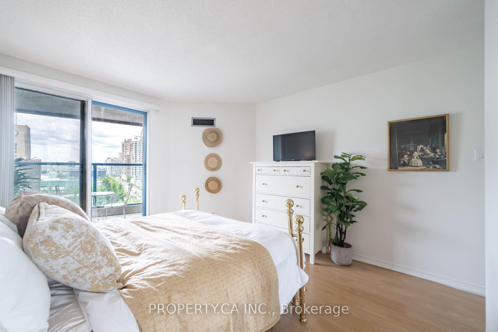 Photo 26 of Unit 1111, 77 Harbour Square, Toronto, Waterfront Communities — HOMEH