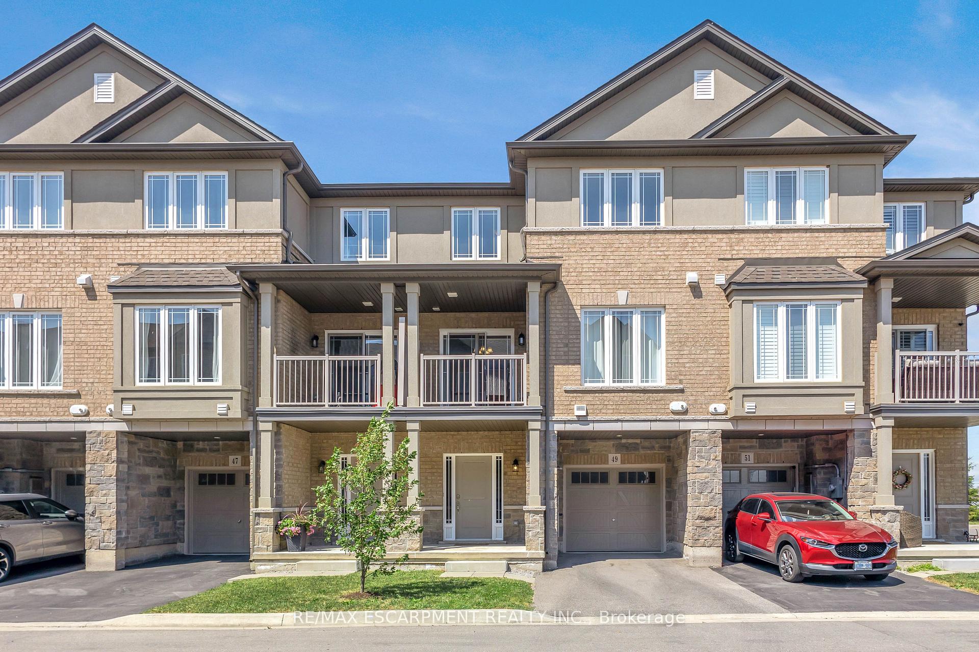Front of 49 Laguna Village Crescent