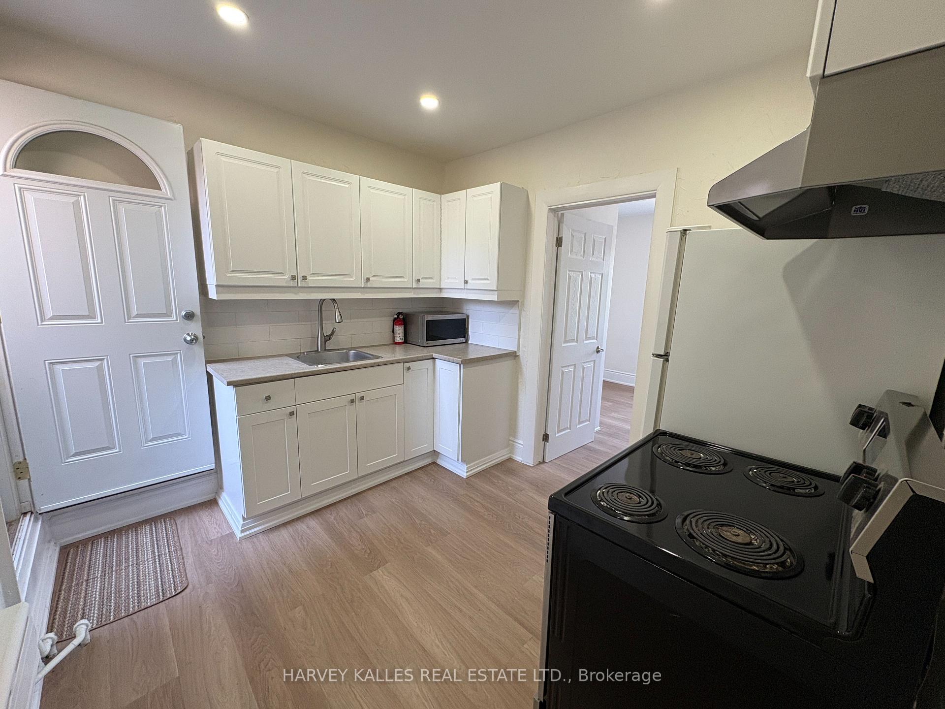 Photo 5 of Unit A, 1611 Bayview Avenue, Toronto, Leaside — HOMEH