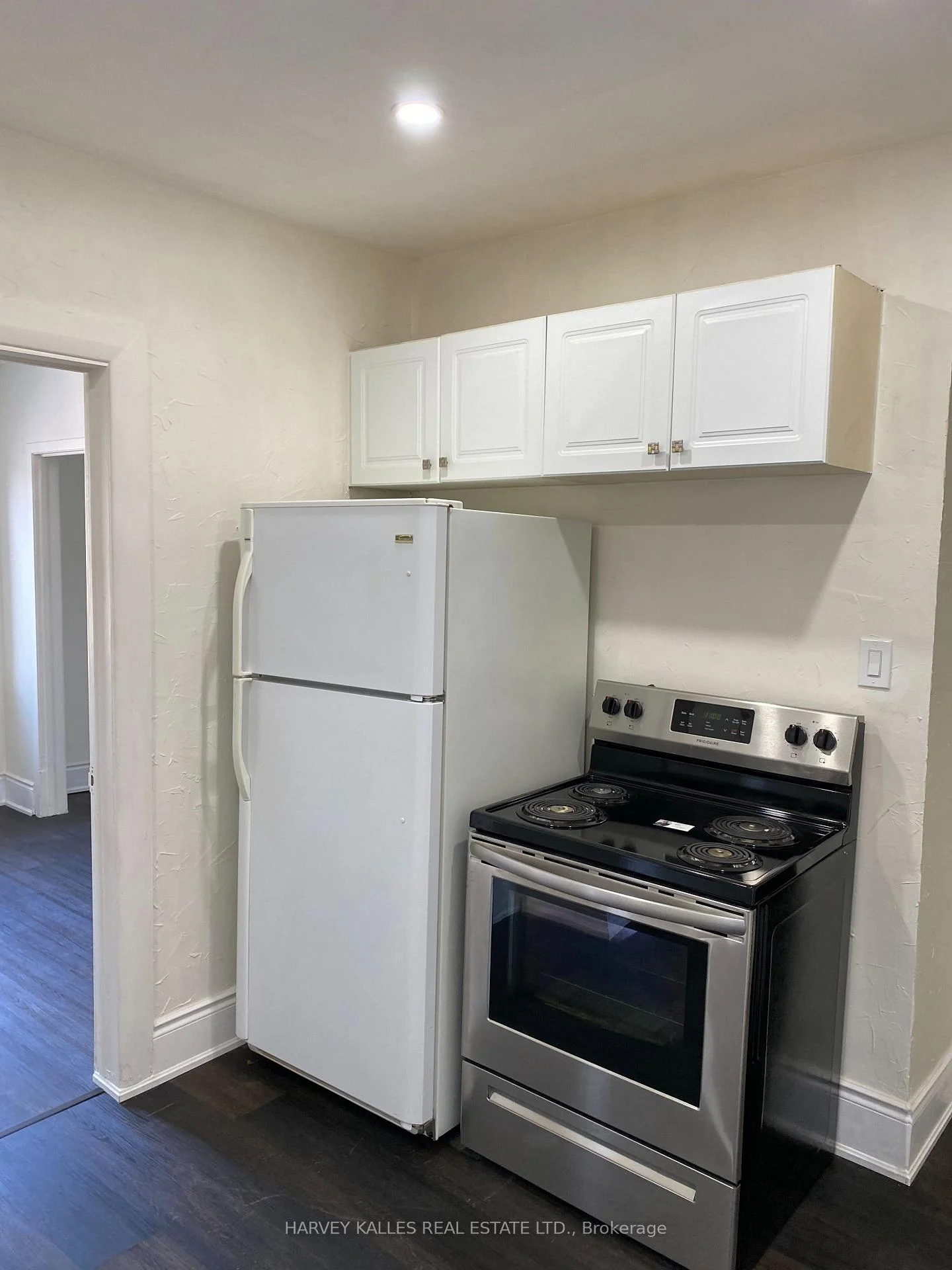 Photo 4 of Unit A, 1611 Bayview Avenue, Toronto, Leaside — HOMEH