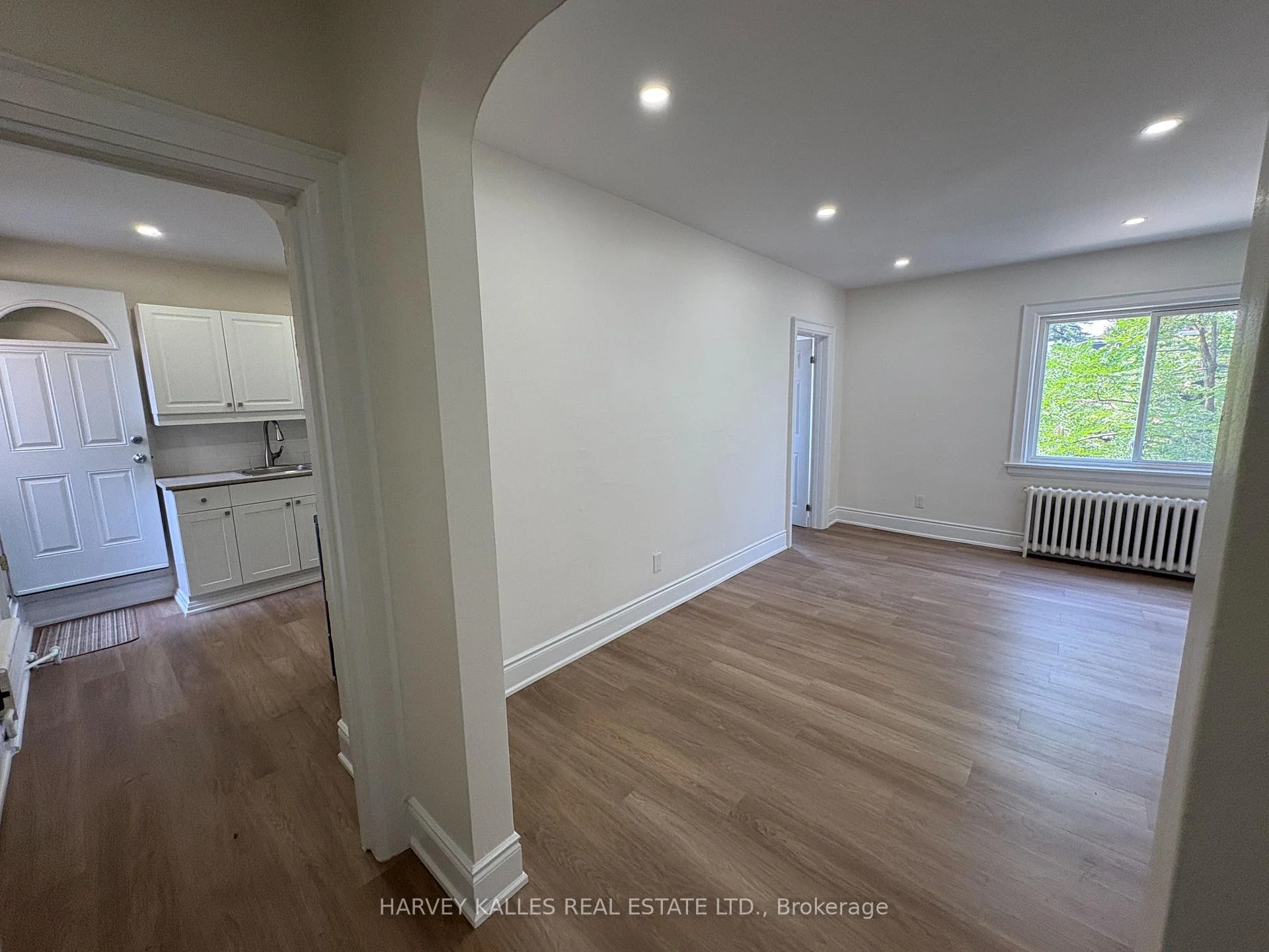 Photo 8 of Unit A, 1611 Bayview Avenue, Toronto, Leaside — HOMEH