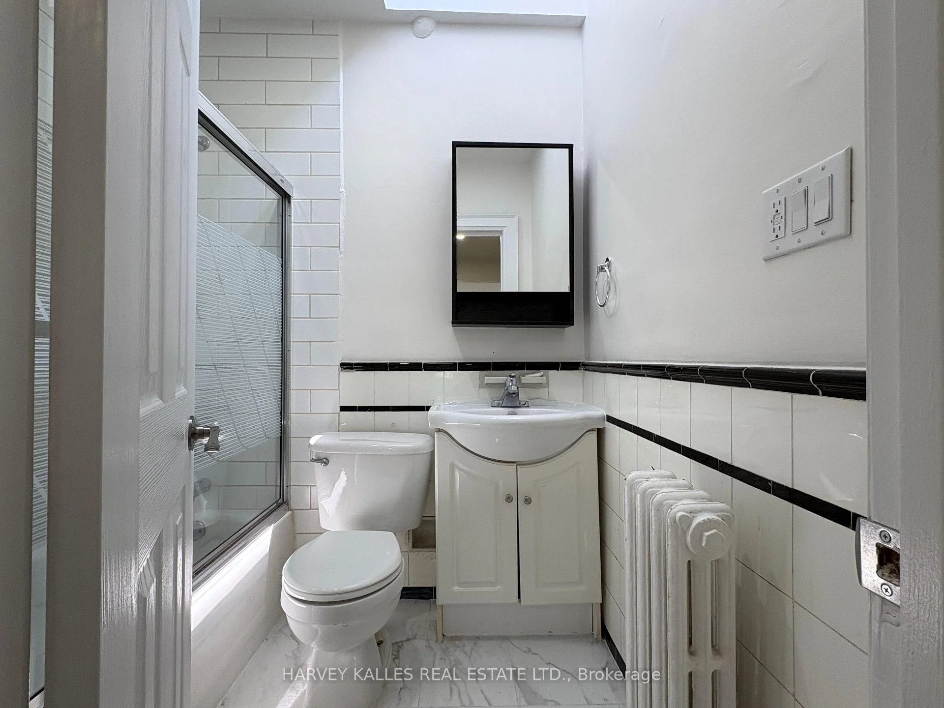 Photo 10 of Unit A, 1611 Bayview Avenue, Toronto, Leaside — HOMEH