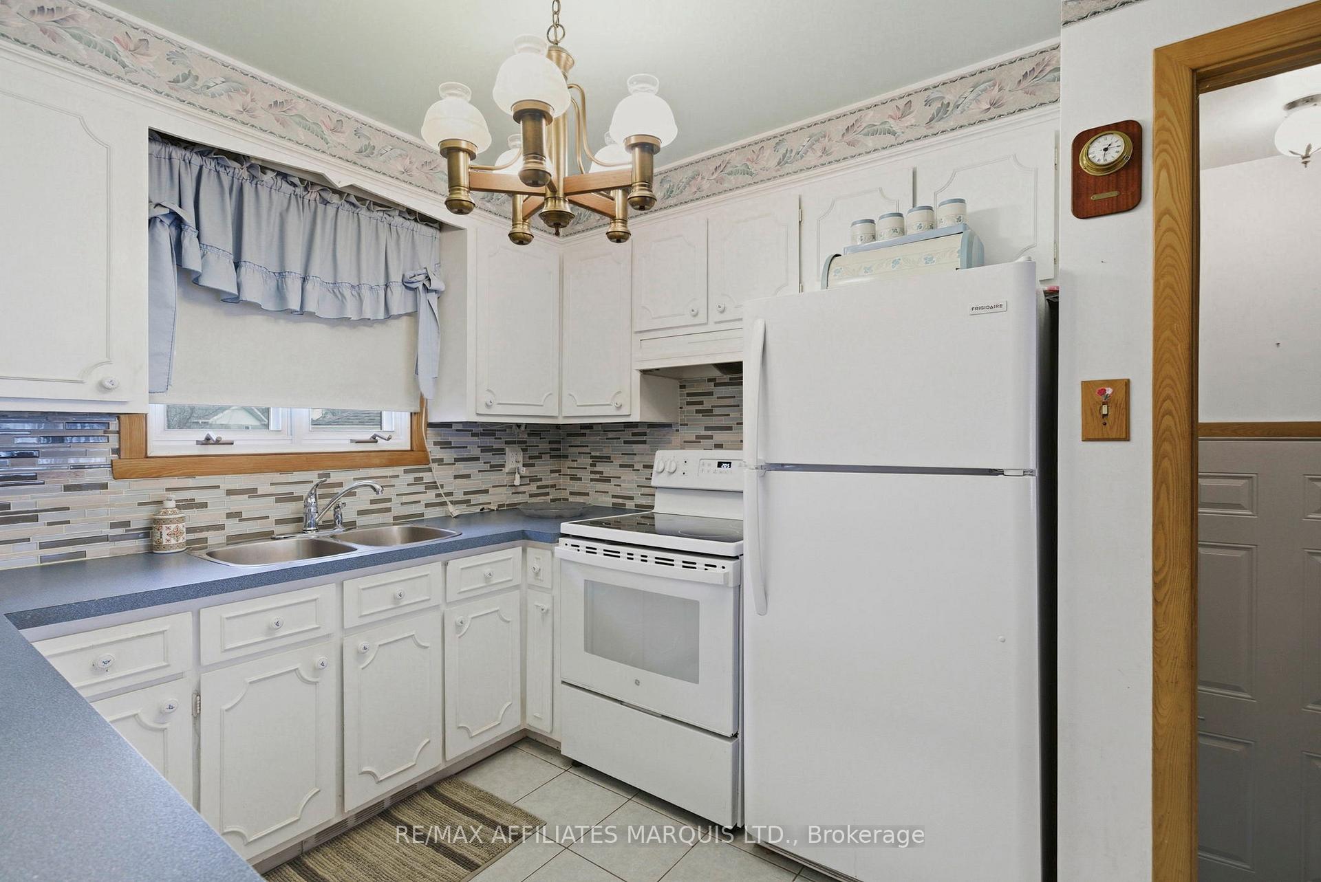 Photo 12 of 1212 Brodeur Street, Cornwall, Cornwall — HOMEH