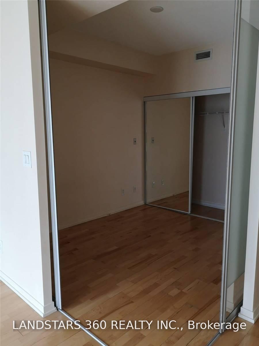 Photo 4 of Unit 3706, 65 Bremner Boulevard, Toronto, Waterfront Communities — HOMEH