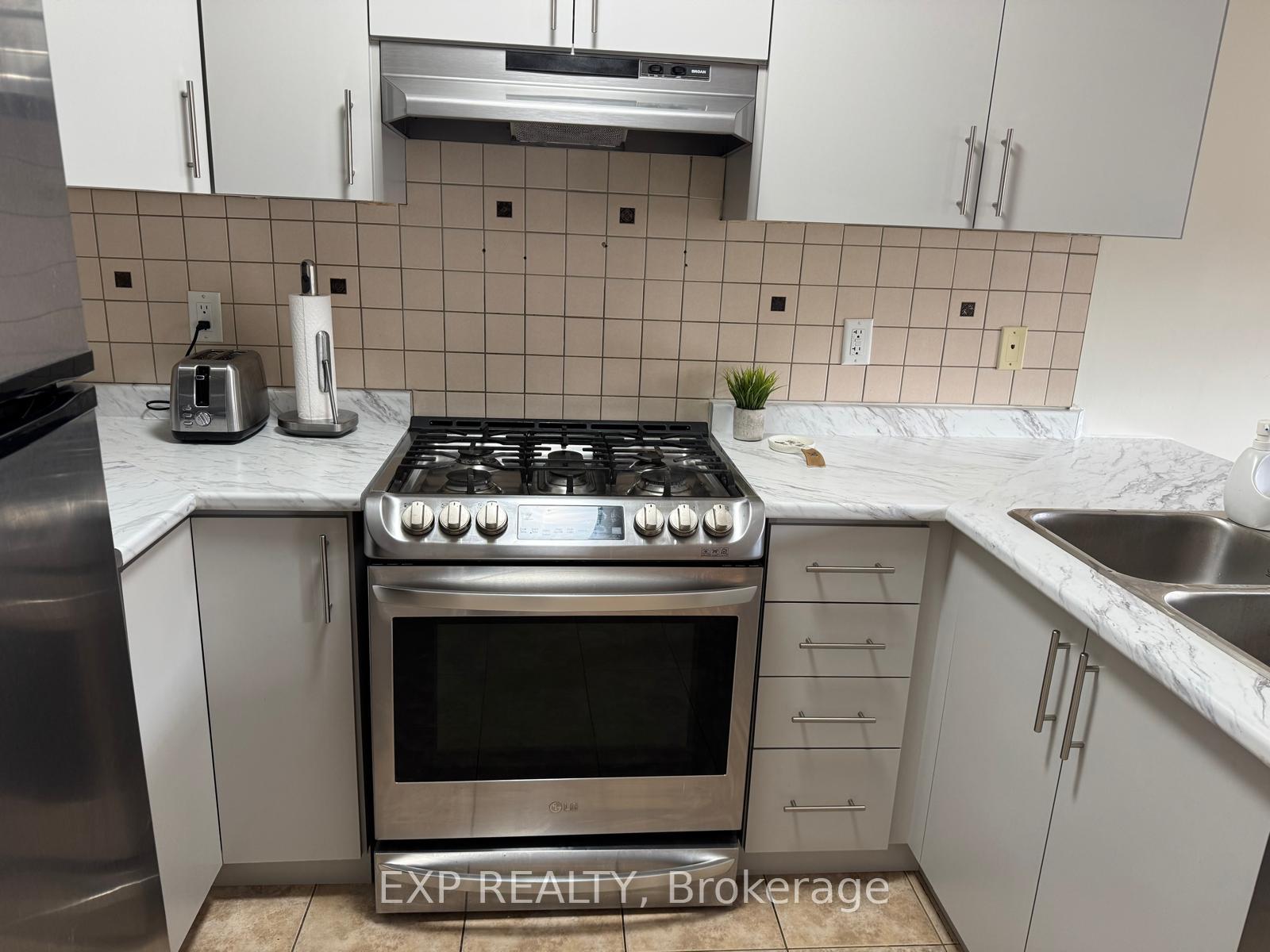 Photo 9 of Unit Main & Upper, 272 Duncan Lane, Milton, Scott — HOMEH