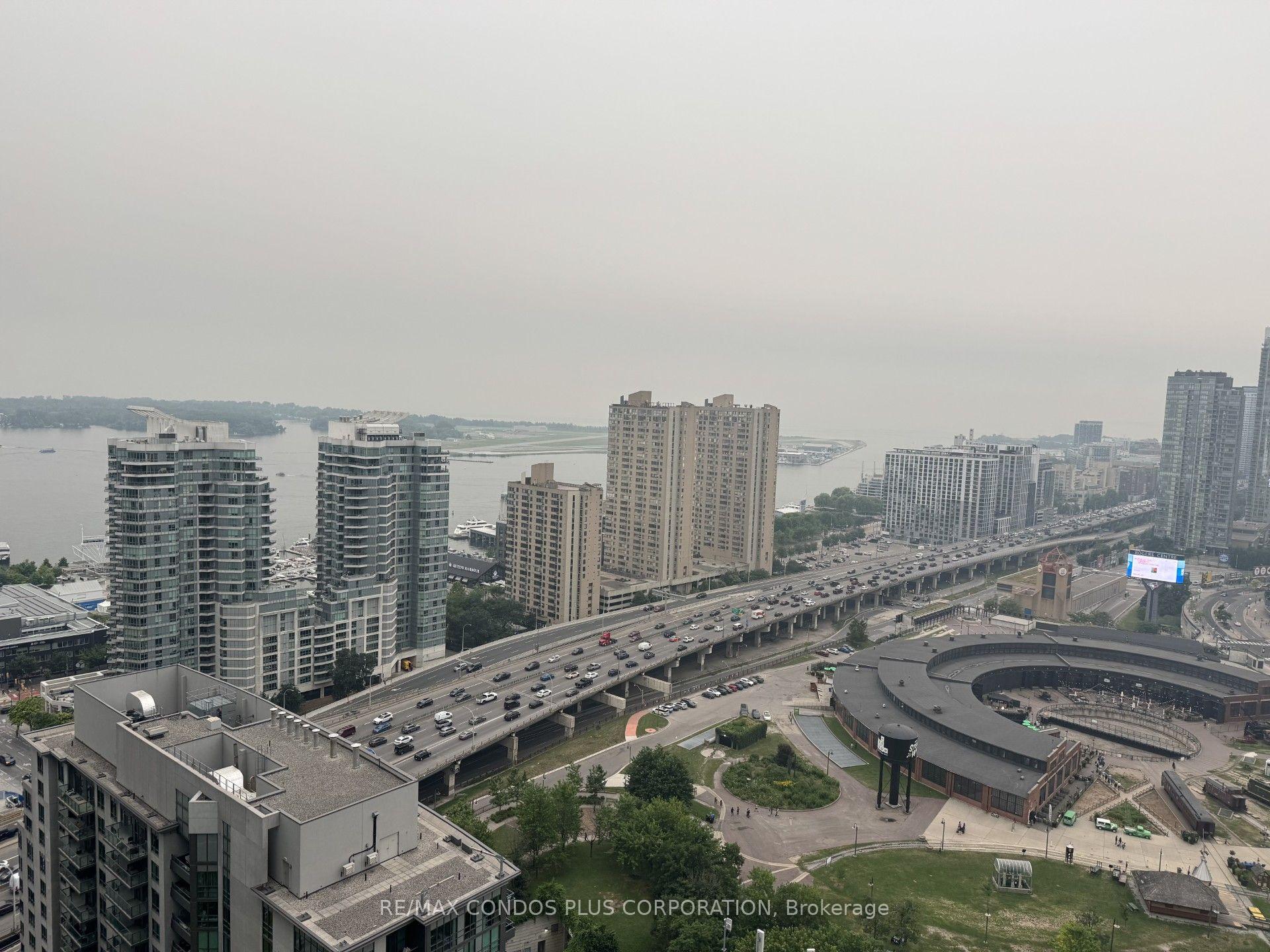 Photo of Unit 3712, 30 Grand Trunk Crescent