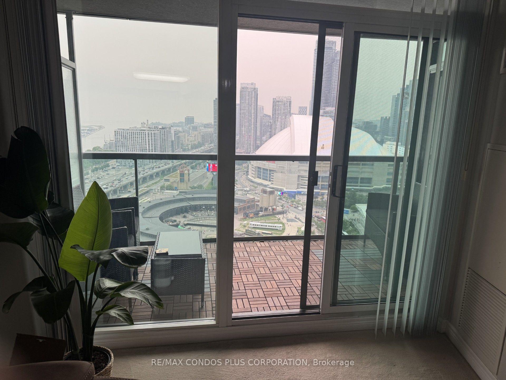 Photo 3 of Unit 3712, 30 Grand Trunk Crescent, Toronto, Waterfront Communities — HOMEH