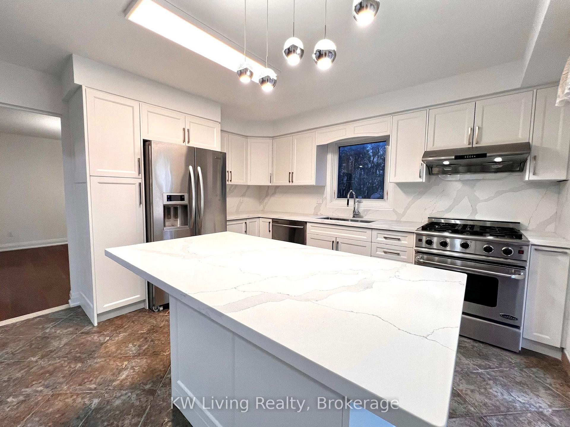 Photo 8 of 92 Breckonwood Crescent, Markham, Aileen-Willowbrook — HOMEH