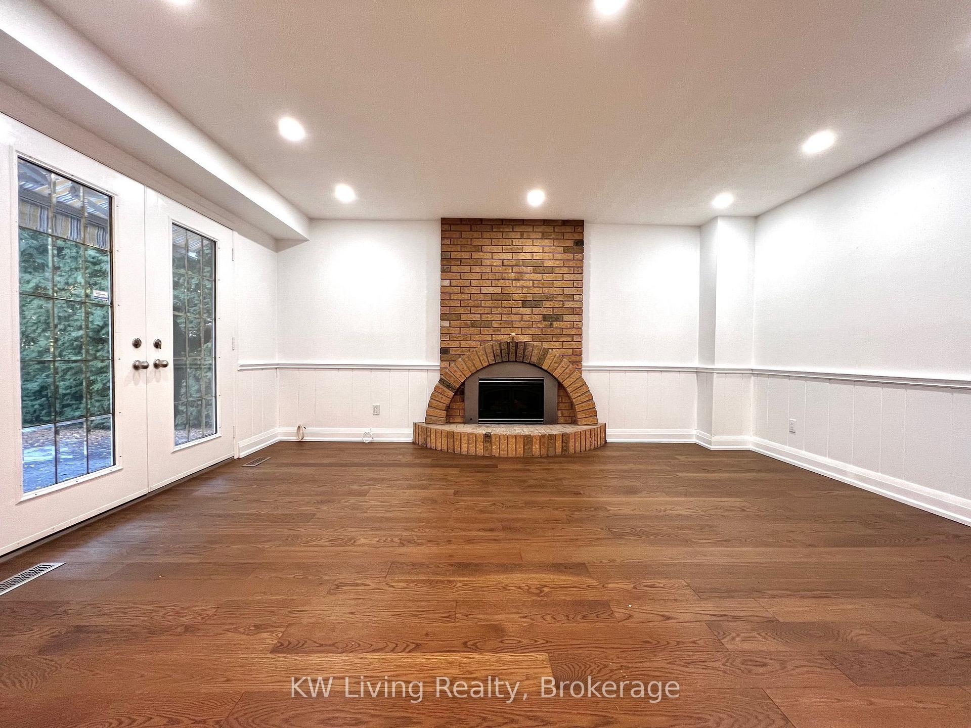 Photo 12 of 92 Breckonwood Crescent, Markham, Aileen-Willowbrook — HOMEH